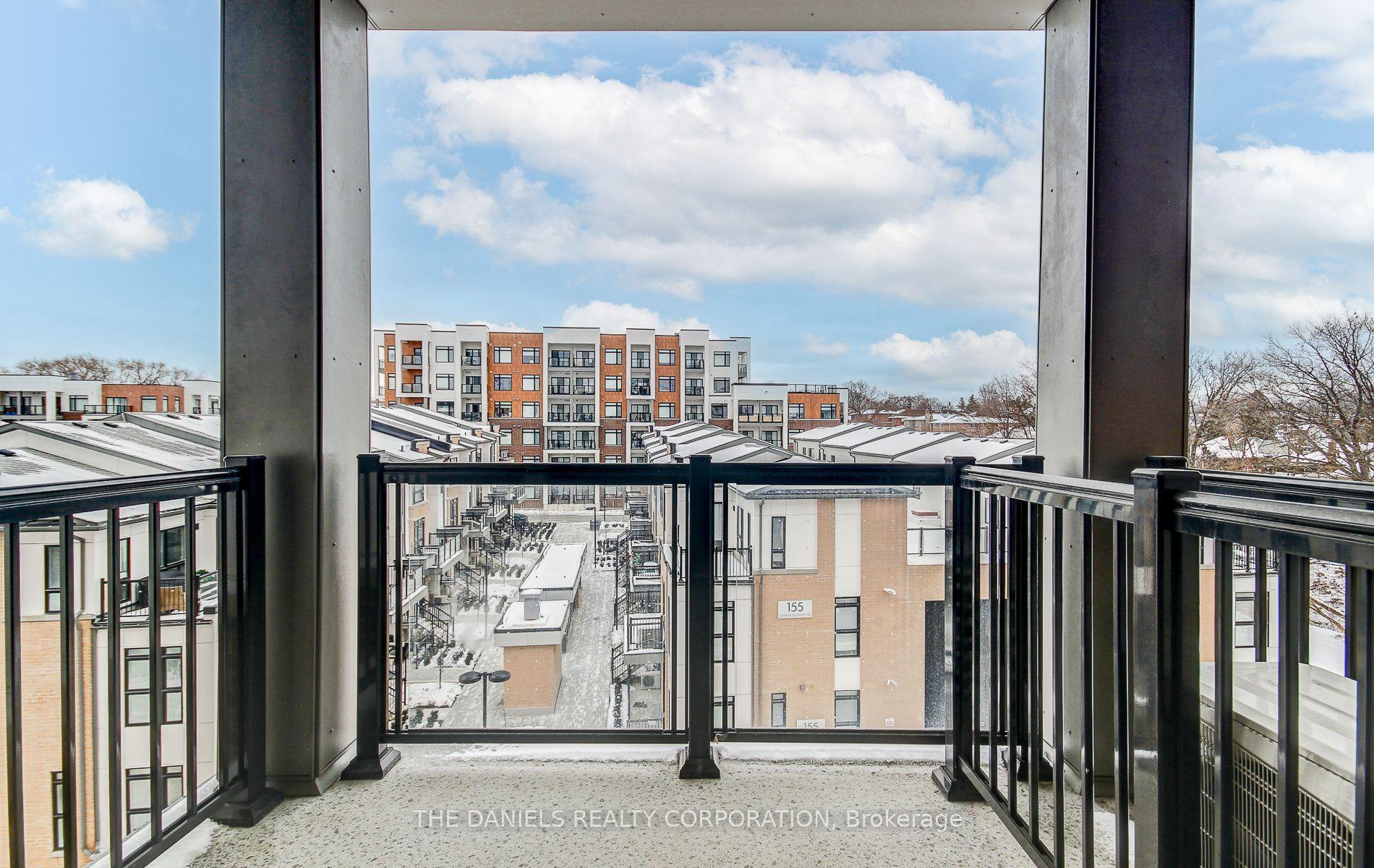 2 Bedrooms Condo at 165 Canon Jackson,  Toronto For sale