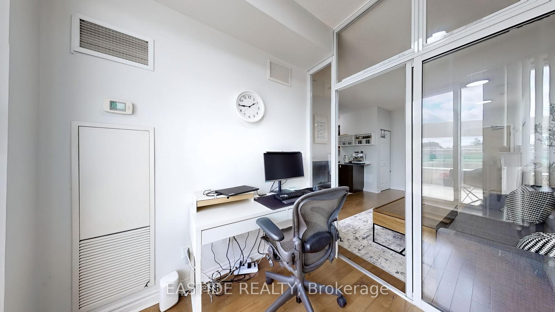2 Bedrooms Condo at 18 Holmes, Toronto For sale