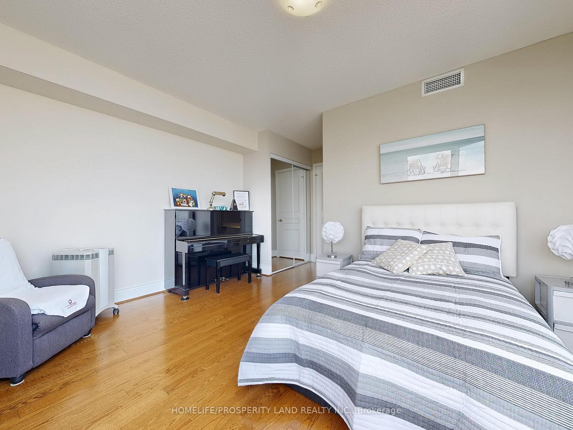 3 Bedrooms Condo at 89 Skymark, Toronto For sale