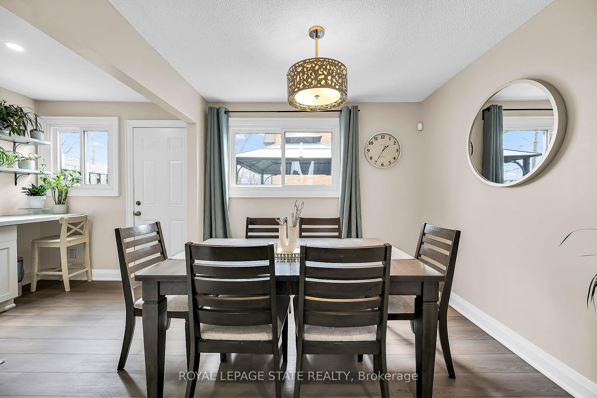 3 Bedrooms Condo at 444 Stone Church, Hamilton For sale