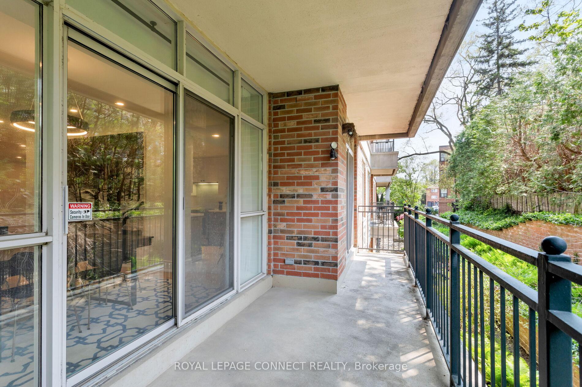 3 Bedrooms Condo at 12 Old Mill,  Toronto For sale