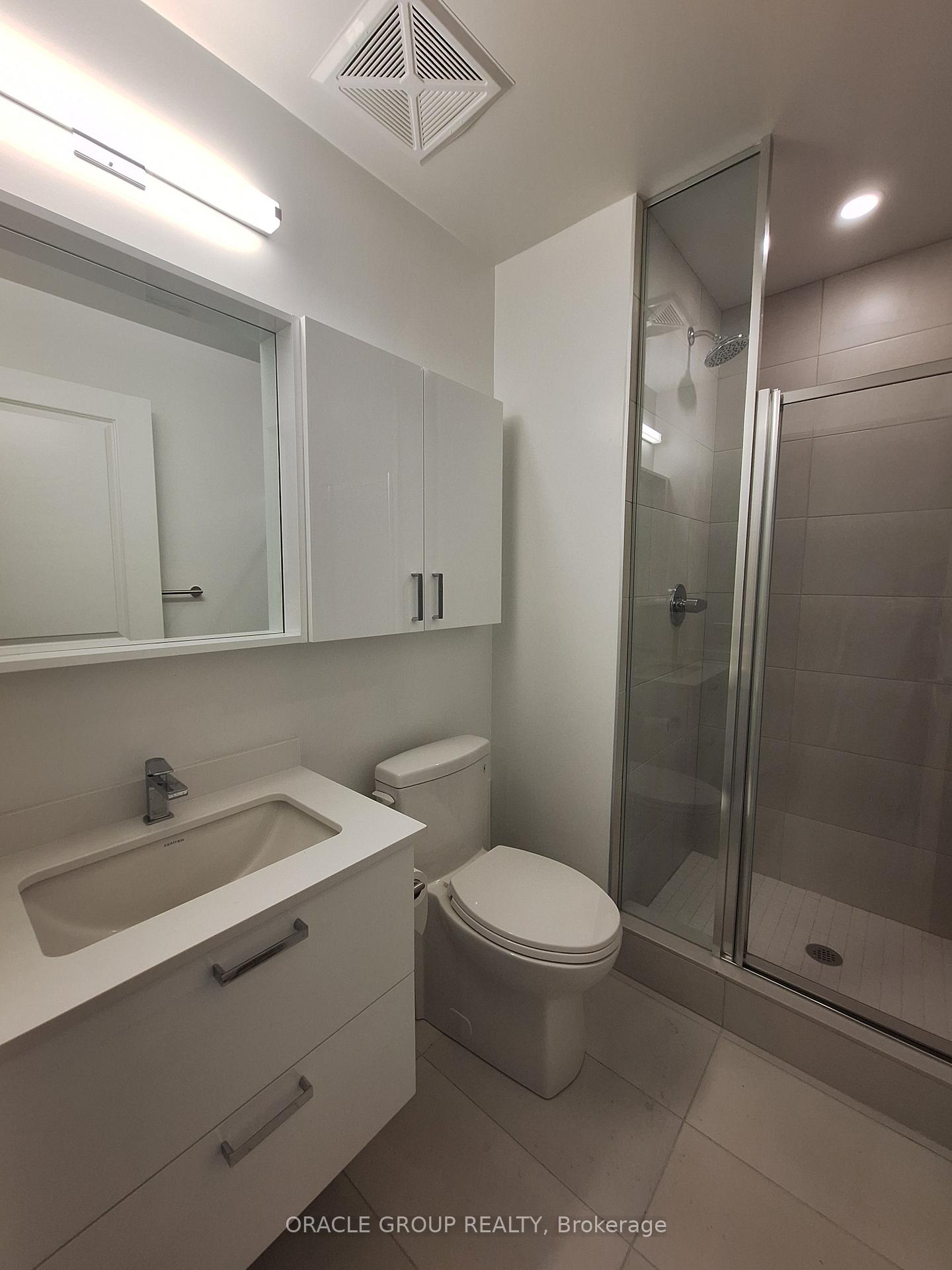 1 Bedroom Condo at 30 Upper Mall,  Vaughan For sale