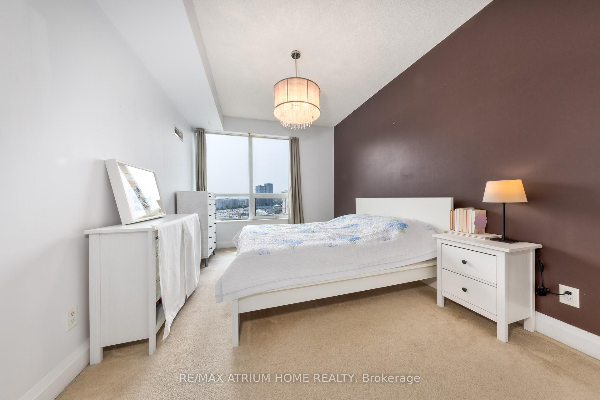 2 Bedrooms Condo at 20 North Park, Vaughan For sale