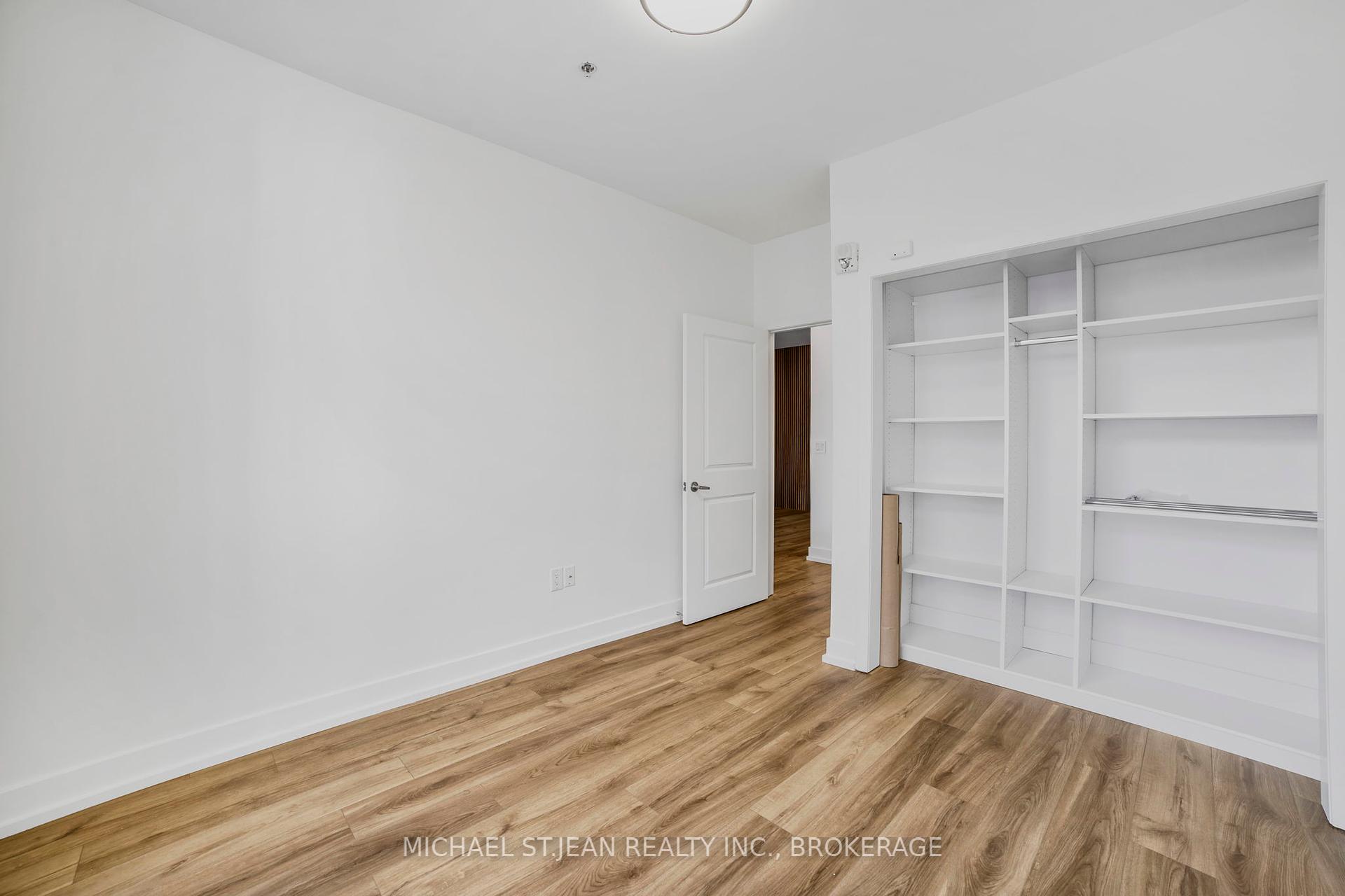2 Bedrooms Condo at 90 Charlton,  Hamilton For sale