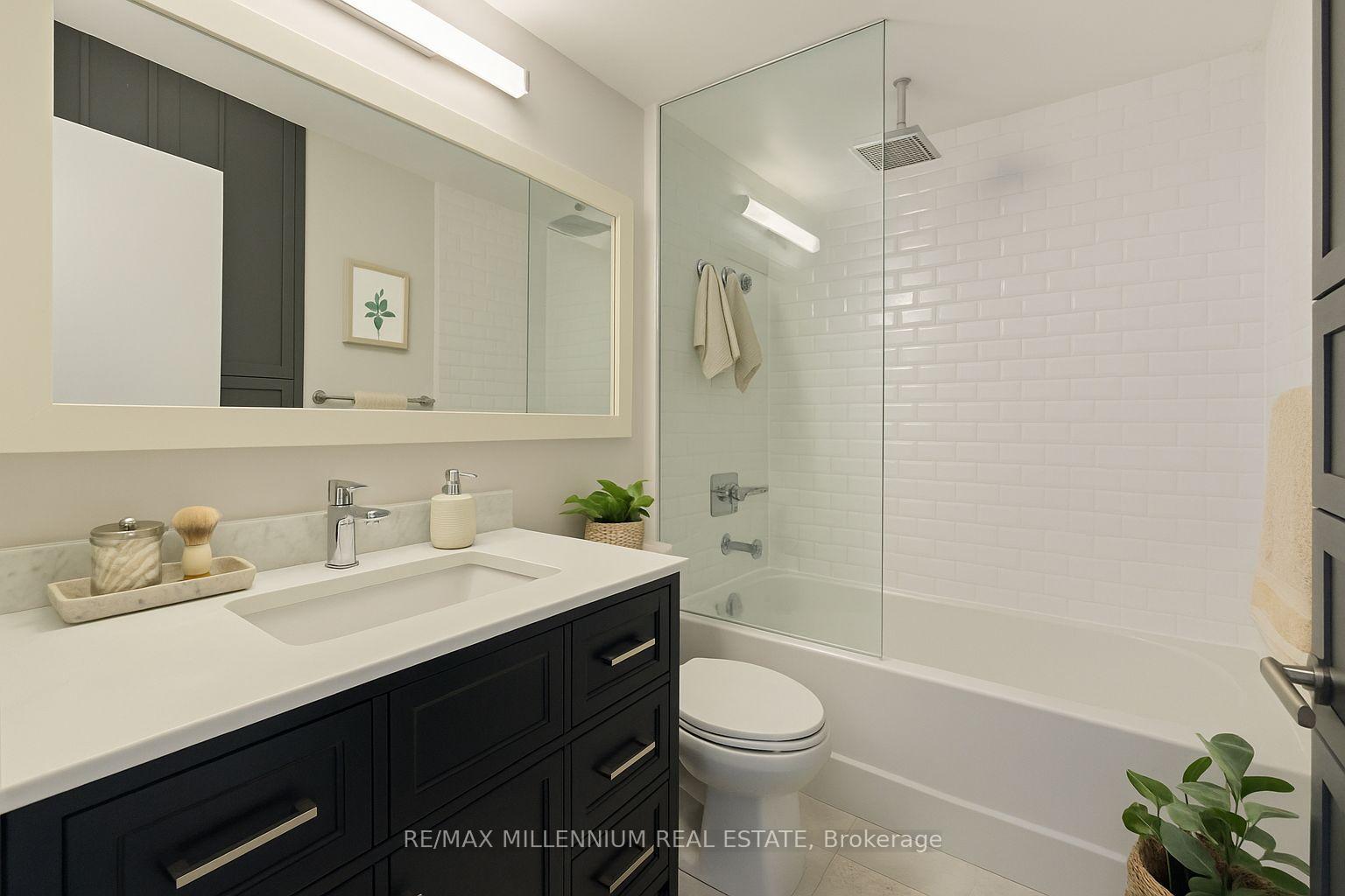 3 Bedrooms Condo at 90 Park Lawn, Toronto For sale