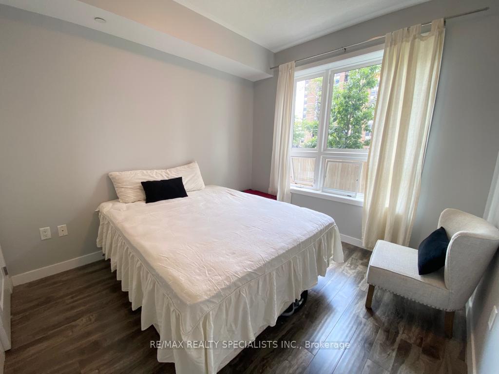 1 Bedroom Condo at 35 Southshore,  Hamilton For sale
