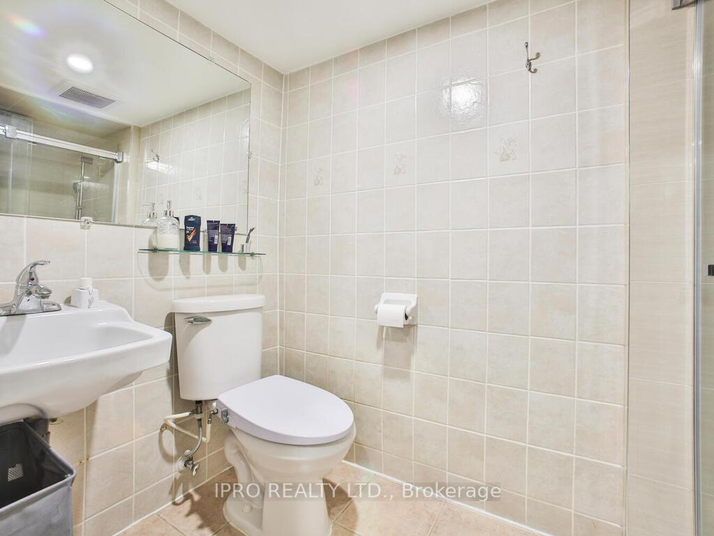 4 Bedrooms Condo at 485 Meadows, Mississauga For sale