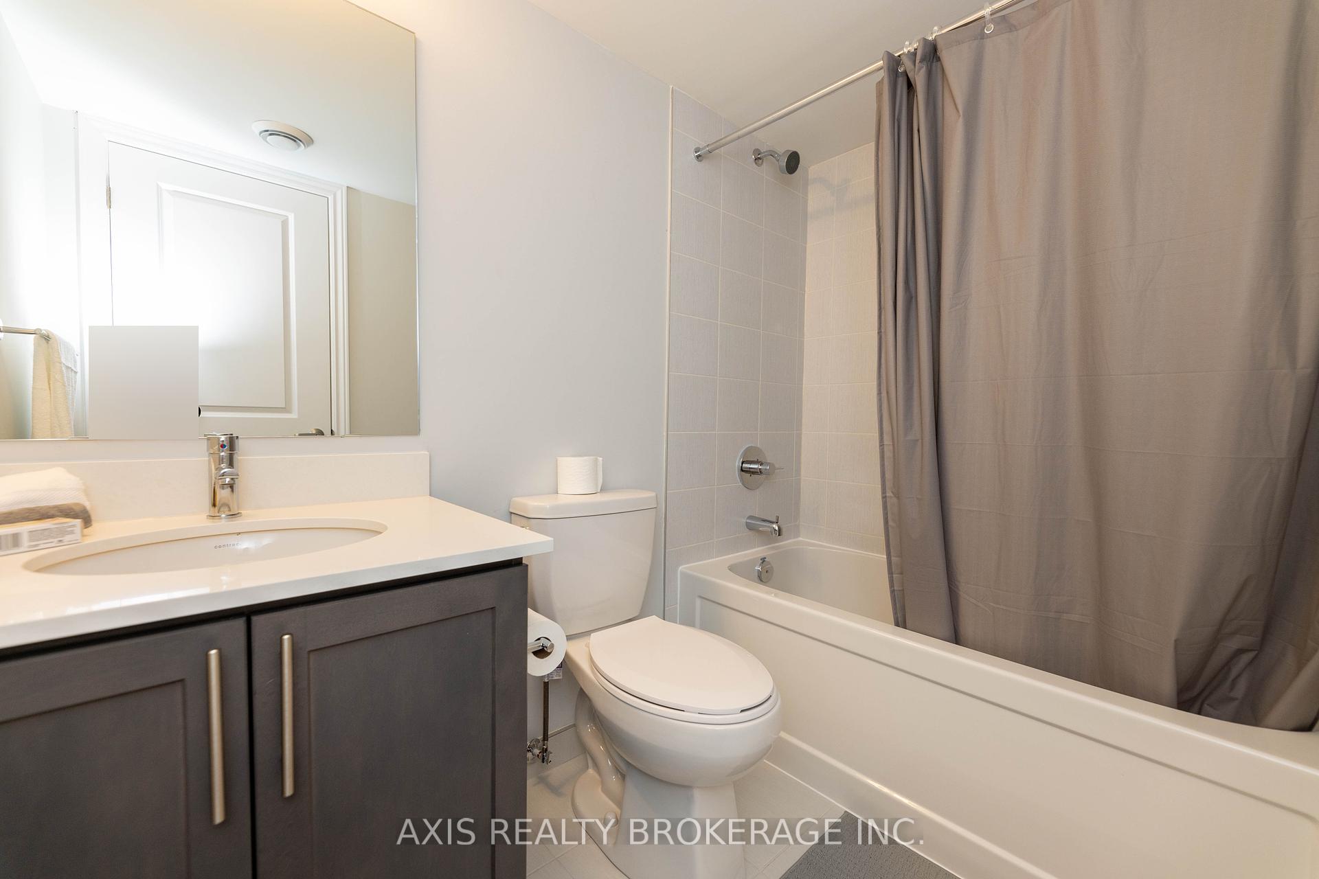 2 Bedrooms Condo at 349 Wheat Boom, Oakville For sale