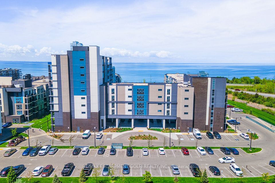 #904 - 16 Concord Place, Grimsby, ON L3M 4E8