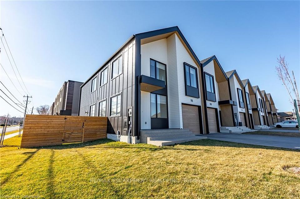 98 Lametti Drive, Pelham, ON L0S 1E6