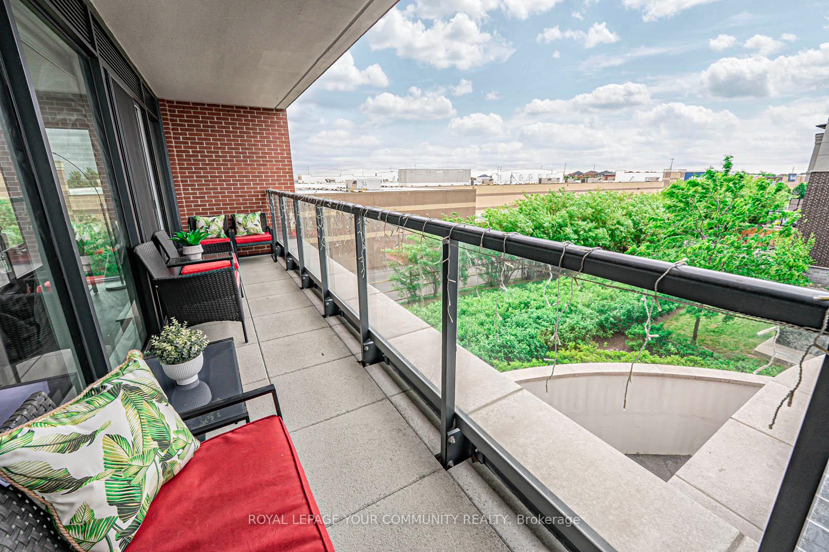 3 Bedrooms Condo at 99 EAGLE ROCK, Vaughan For sale