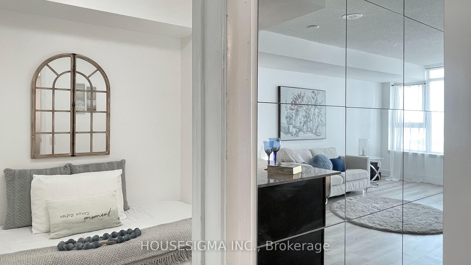 2 Bedrooms Condo at 190 Borough,  Toronto For sale