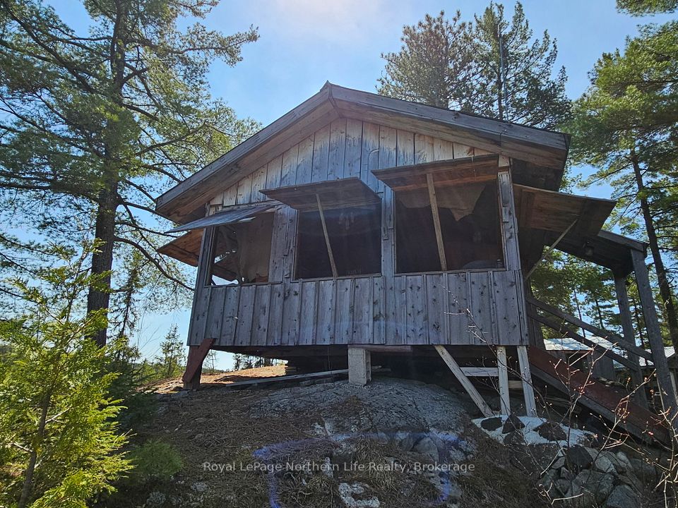 16 Hansen Lake Island A