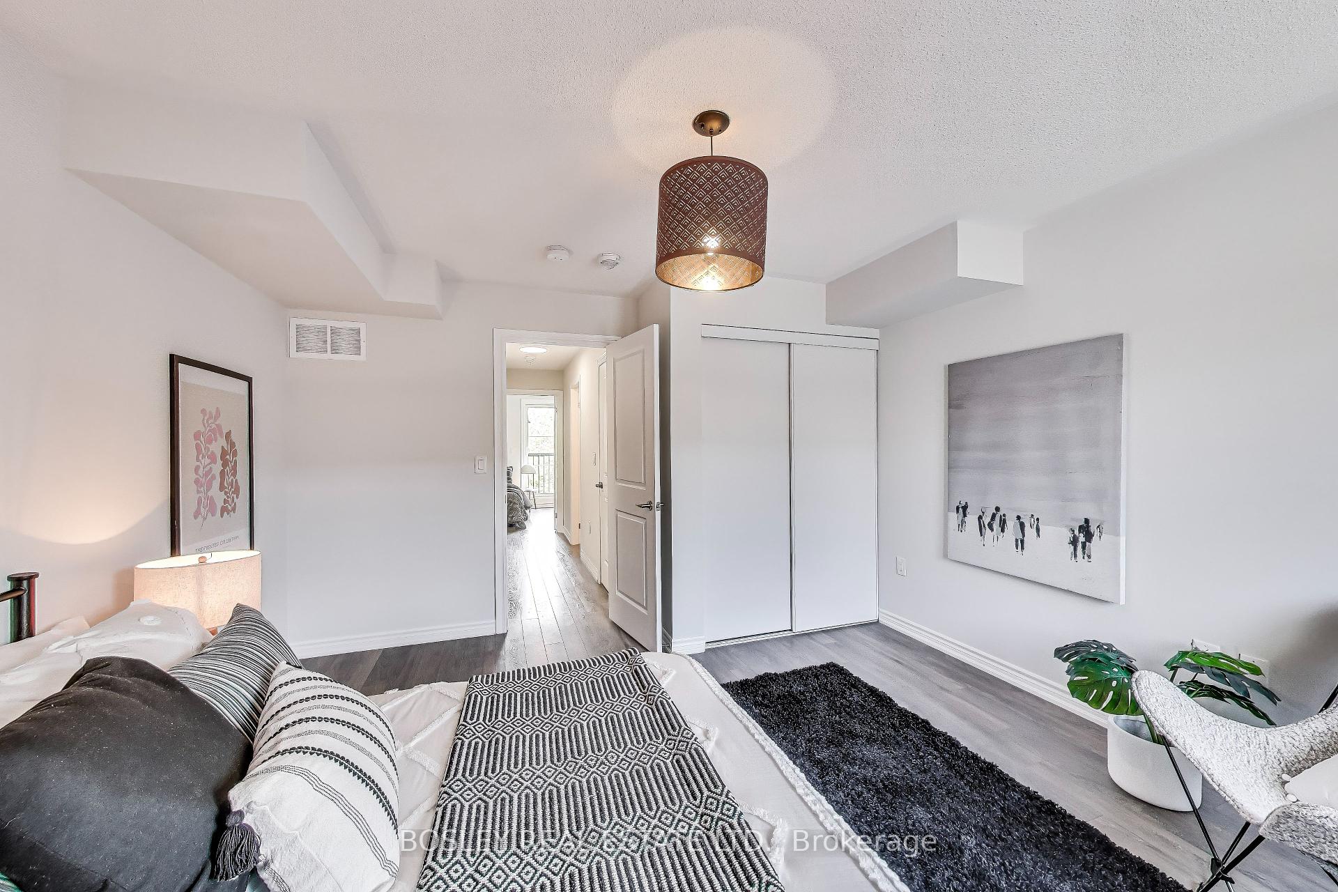 2 Bedrooms Condo at 390 Hopewell, Toronto For sale
