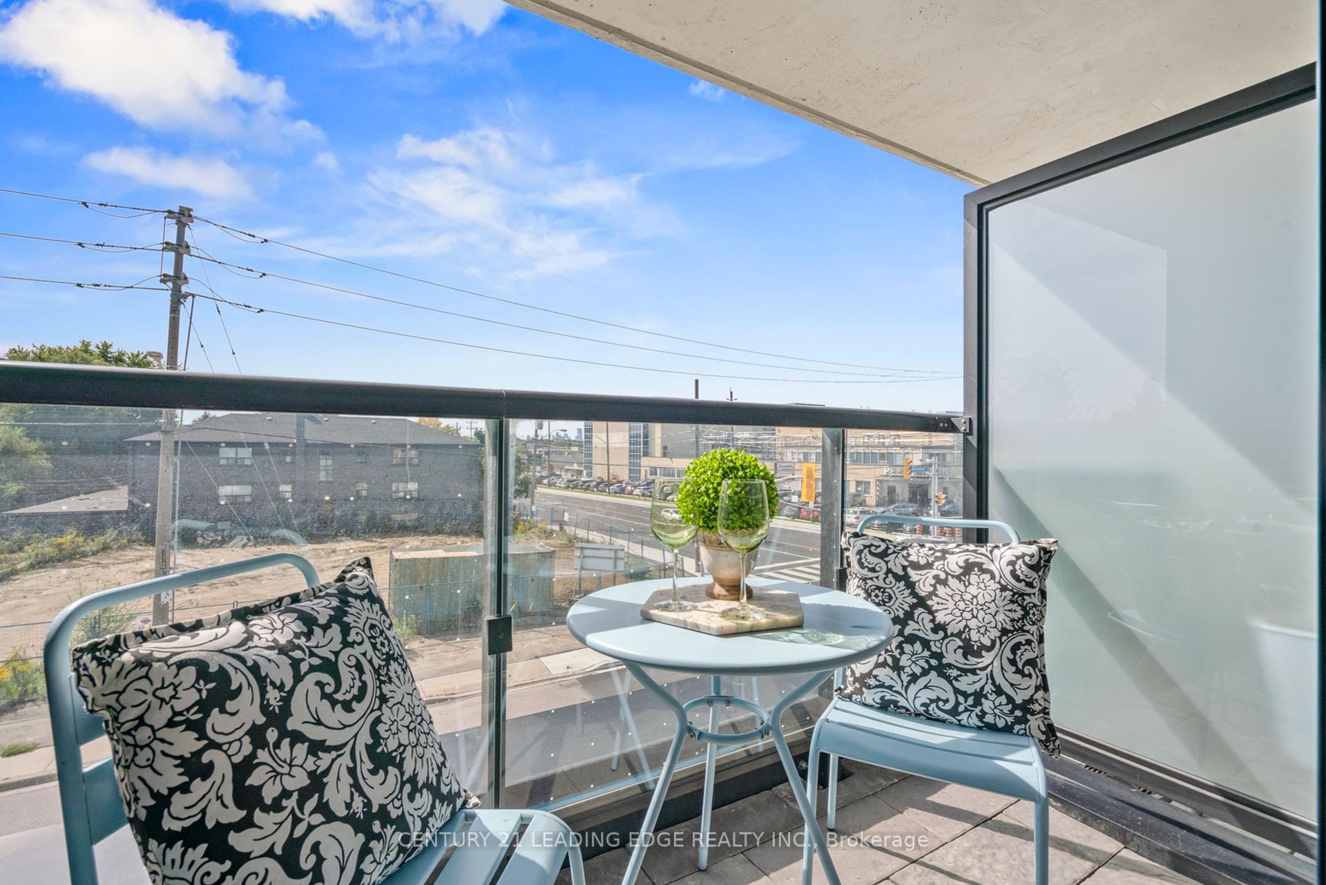 2 Bedrooms Condo at 1401 O’Connor, Toronto For sale