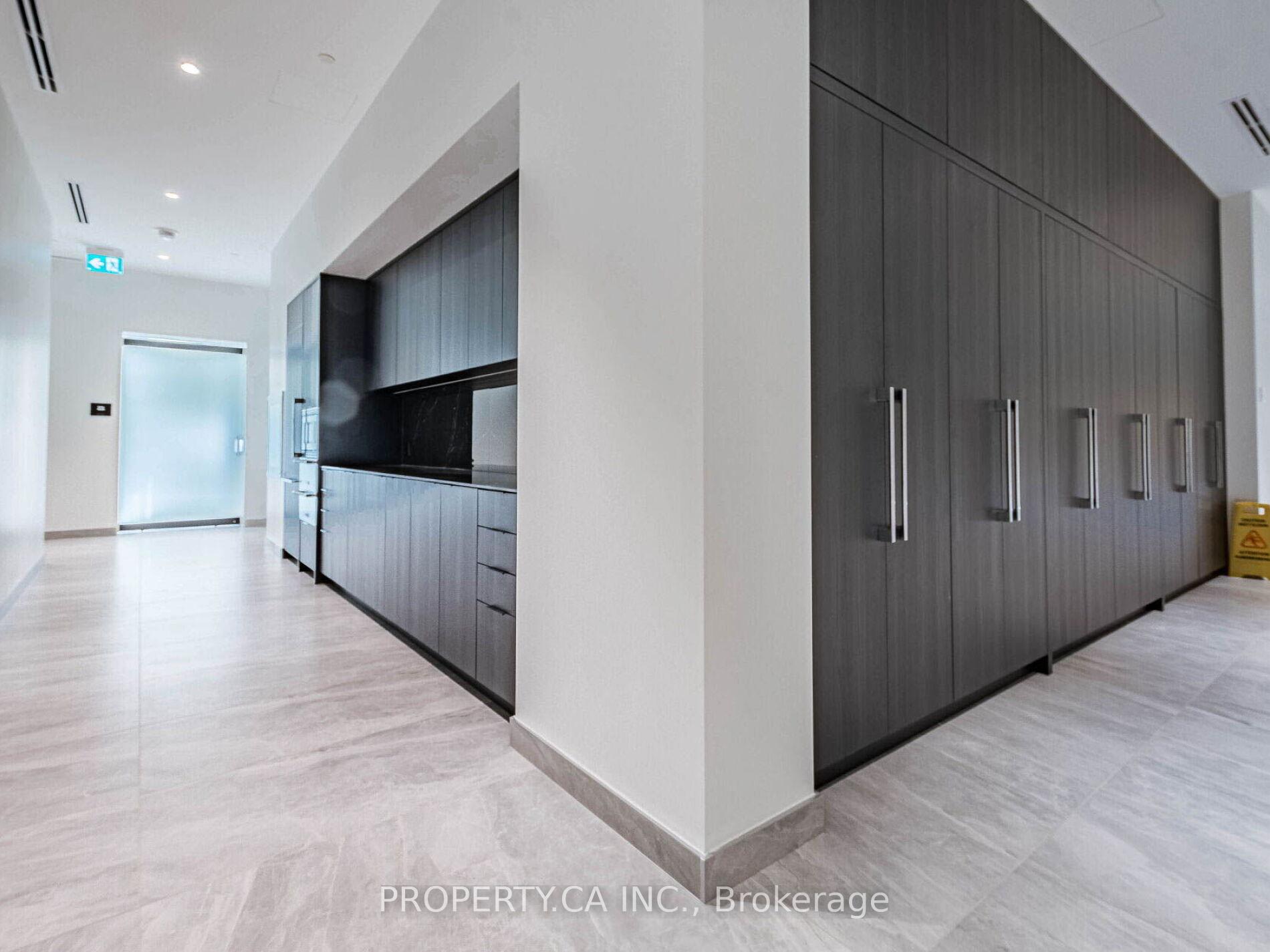 3 Bedrooms Condo at 86 Dundas, Mississauga For sale