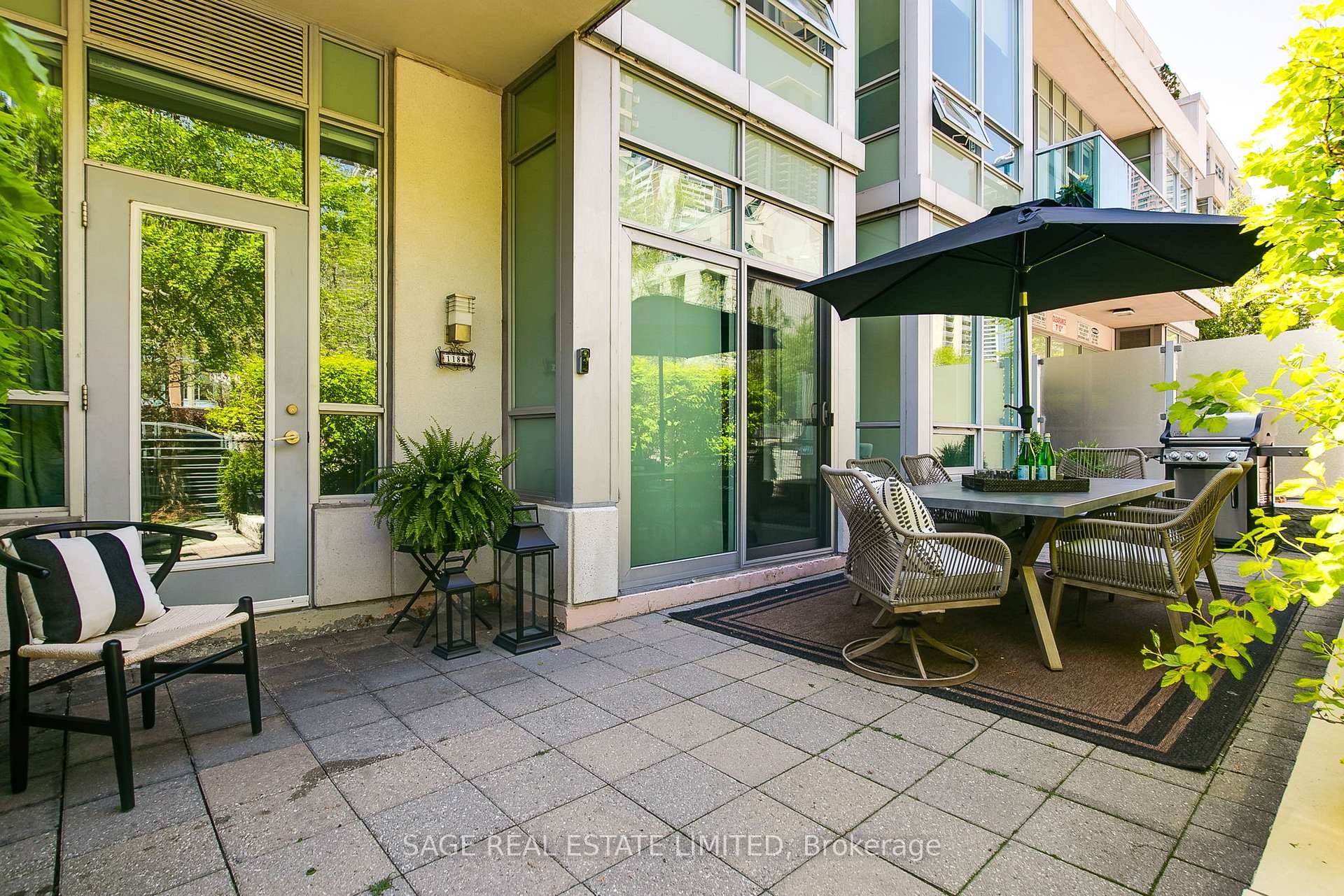 3 Bedrooms Condo at 120 Homewood, Toronto For sale