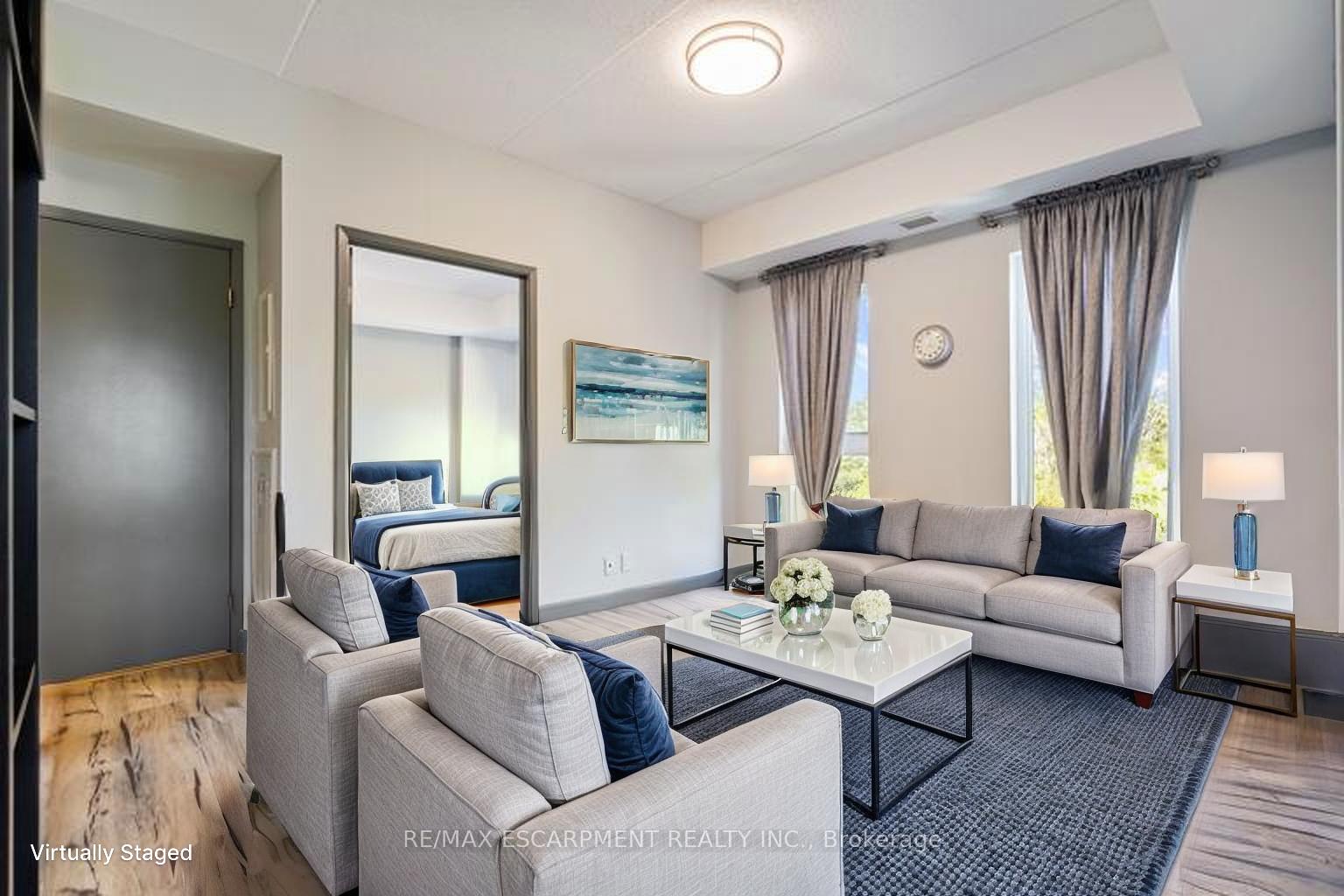 2 Bedrooms Condo at 77 LELAND, Hamilton For sale