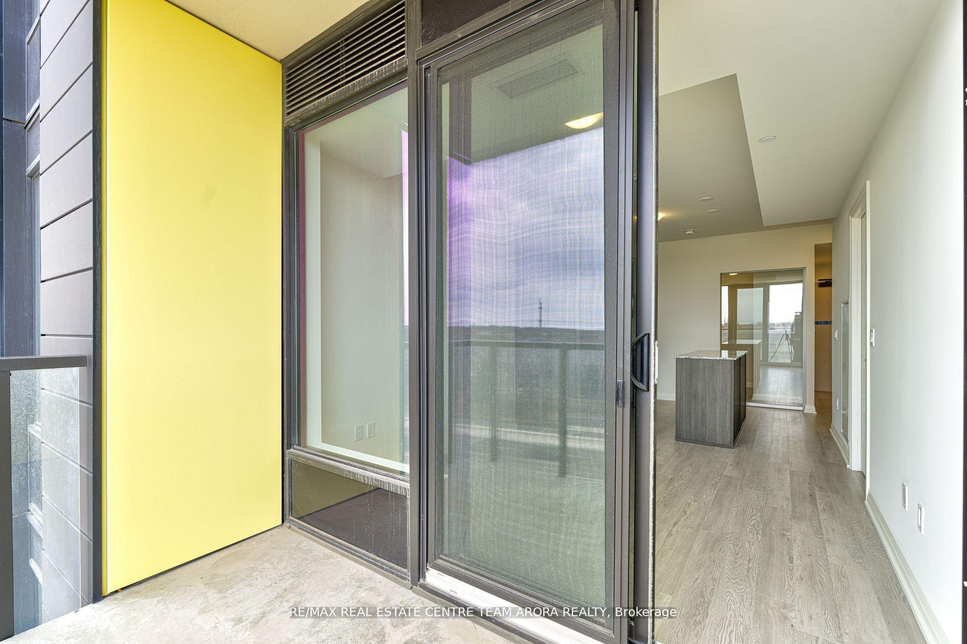 2 Bedrooms Condo at 1415 Dundas, Oakville For sale