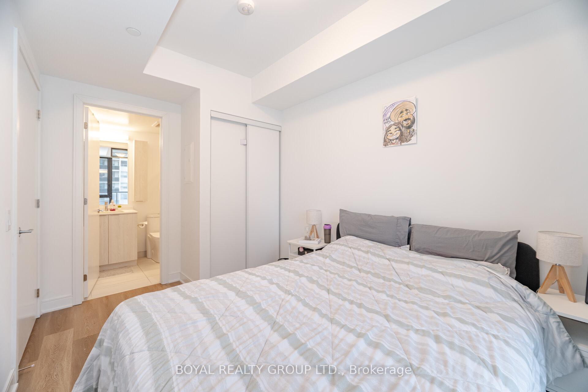 2 Bedrooms Condo at 86 Dundas, Mississauga For sale