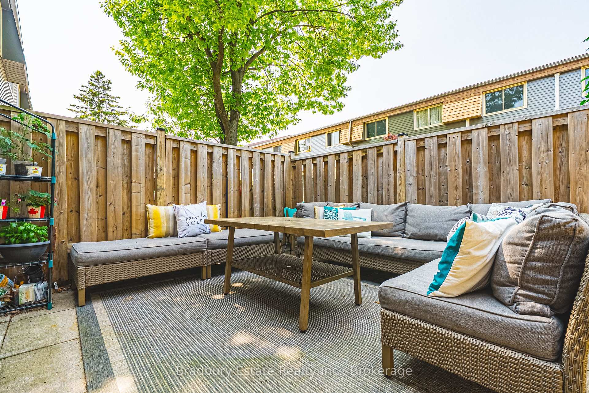3 Bedrooms Condo at 1489 Ester, Burlington For sale