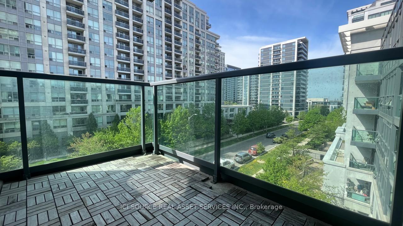 2 Bedrooms Condo at 20 North Park, Vaughan For sale