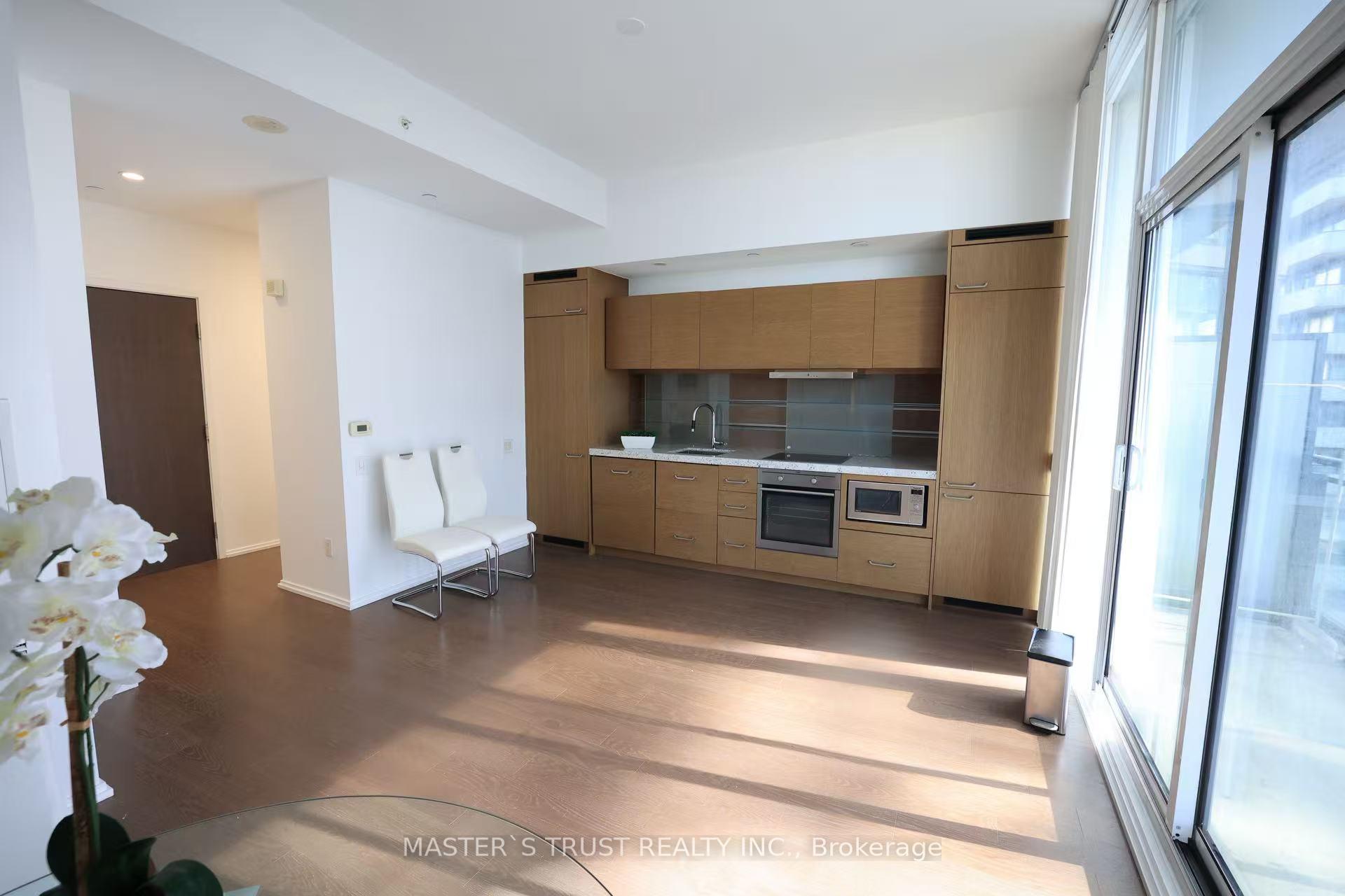 2 Bedrooms Condo at 45 Charles, Toronto For sale