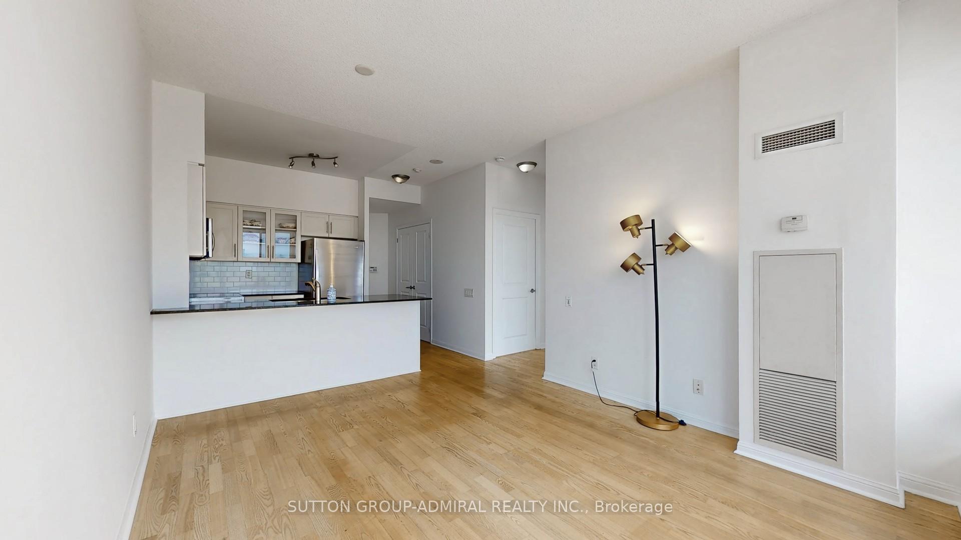 1 Bedroom Condo at 15 Windermere, Toronto For sale