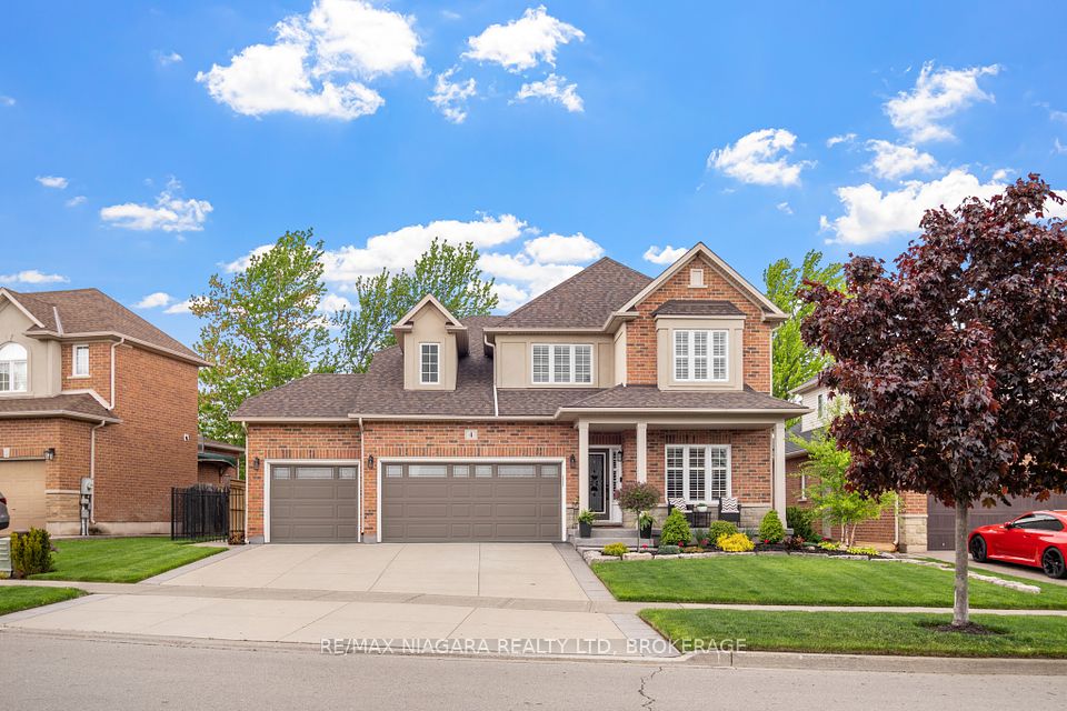 4 Golf Woods Drive, Grimsby, ON L3M 5P5