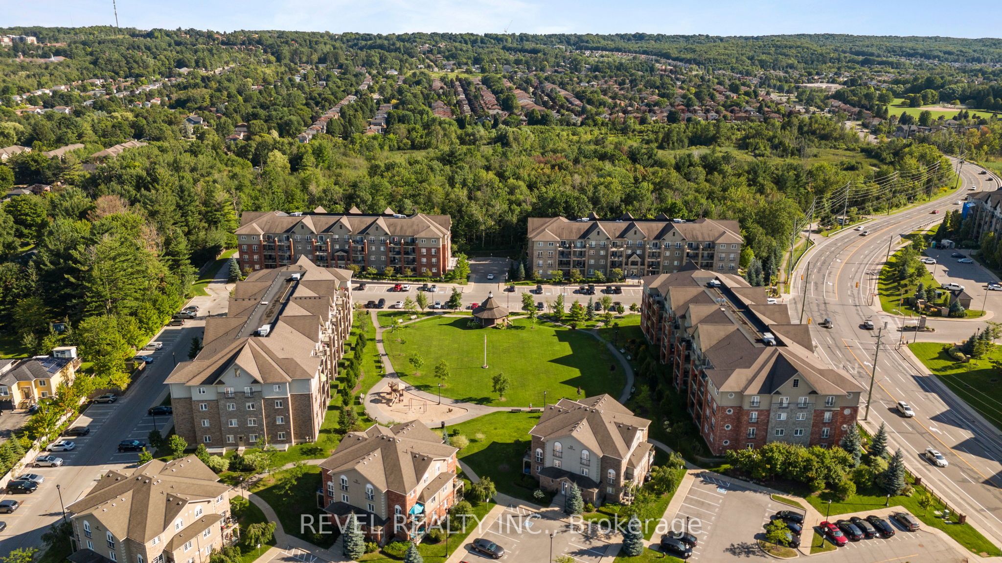 #106 - 39 Ferndale Drive, Barrie, ON L4N 5T5
