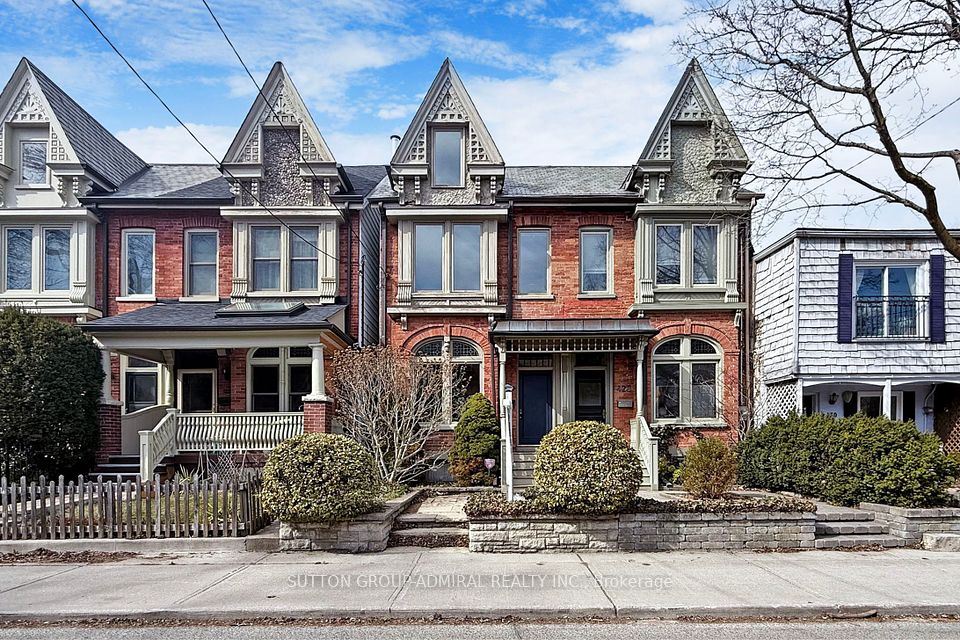 426 Wellesley Street