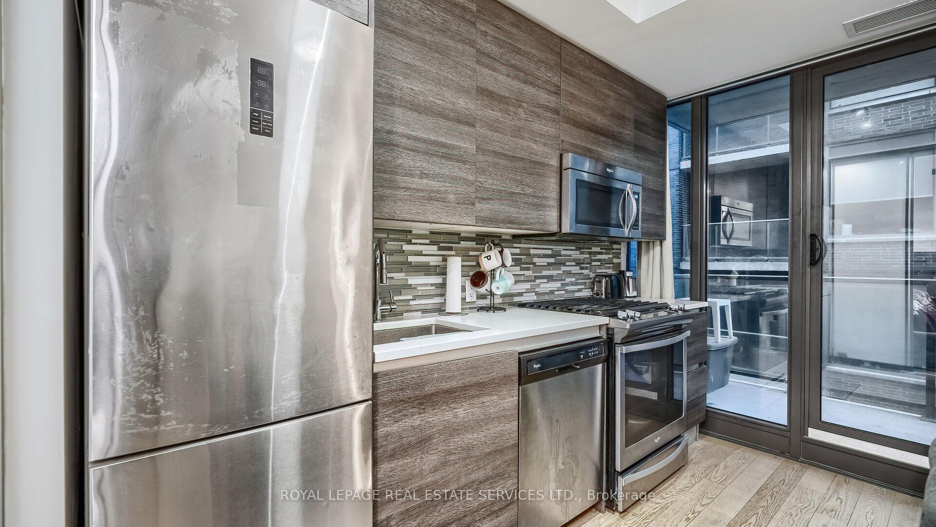 1 Bedroom Condo at 111 Bathurst, Toronto For sale