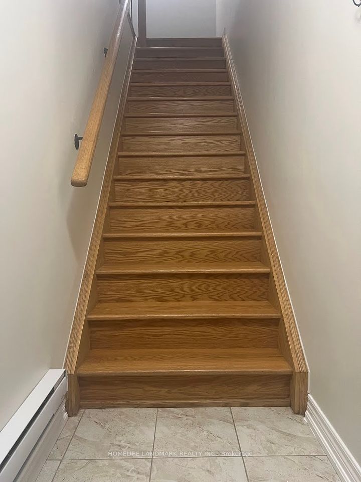 https://trreb-image.ampre.ca/aXAG_BYX3kEf3zGWAYiH3wmzCkrqS4JbcYl4zJlf330/rs:fit:960:960/wm:.5:so:0:50:.4/wmsh:10/wmt:PHNwYW4gZm9yZWdyb3VuZD0nd2hpdGUnIGZvbnQ9JzY4Jz5IT01FTElGRSBMQU5ETUFSSyBSRUFMVFkgSU5DLiwgQnJva2VyYWdlPC9zcGFuPg/cb:20250522175039/L3RycmViL2xpc3RpbmdzLzQwLzg1Lzg1LzIyL3AvZjBjZTVjZTYtZDZhNy00MjRkLWI2ODgtMjRkNWRlMGUwMmIwLmpwZw.jpg