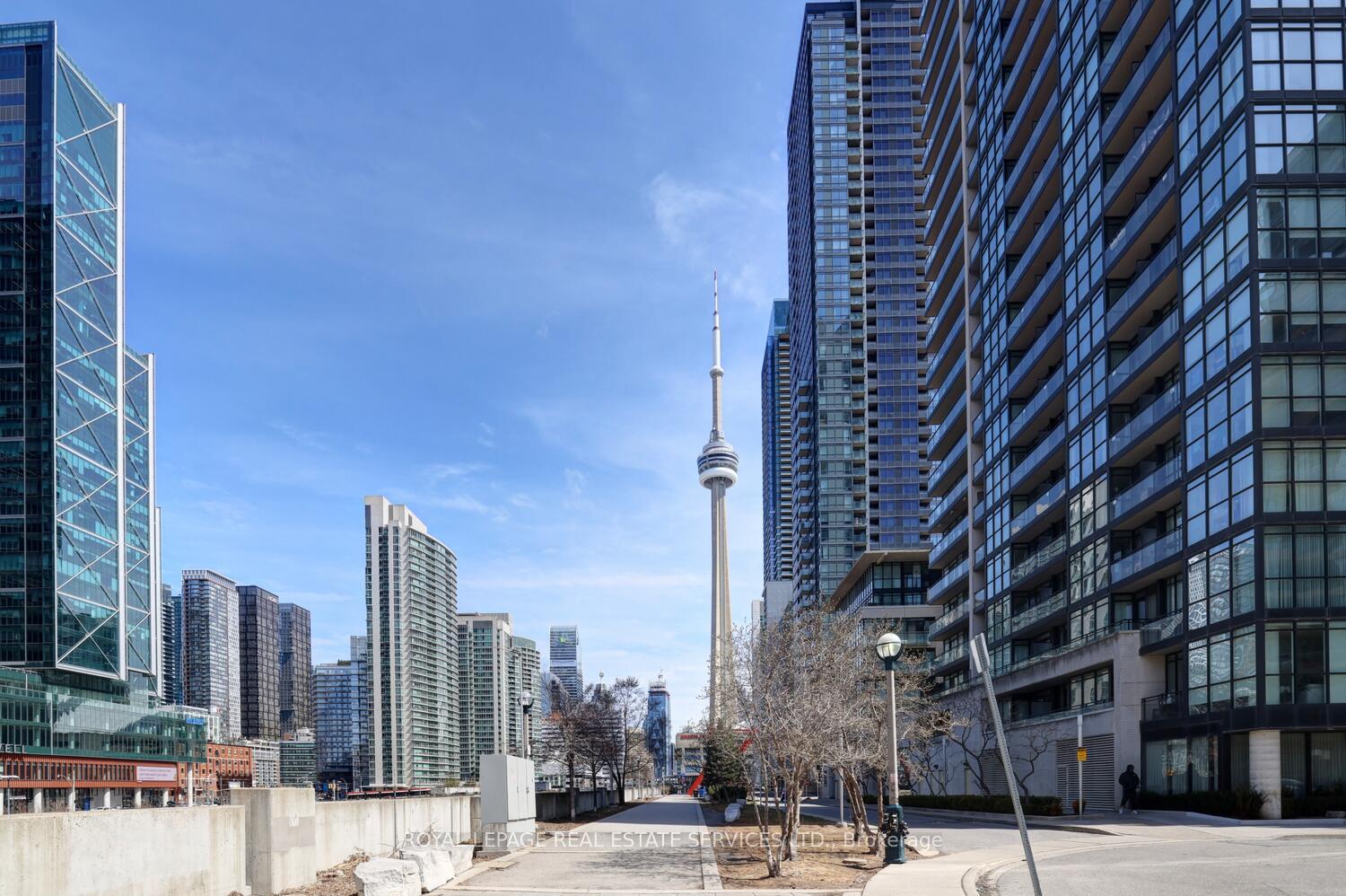 1 Bedroom Condo at 15 Iceboat,  Toronto For sale