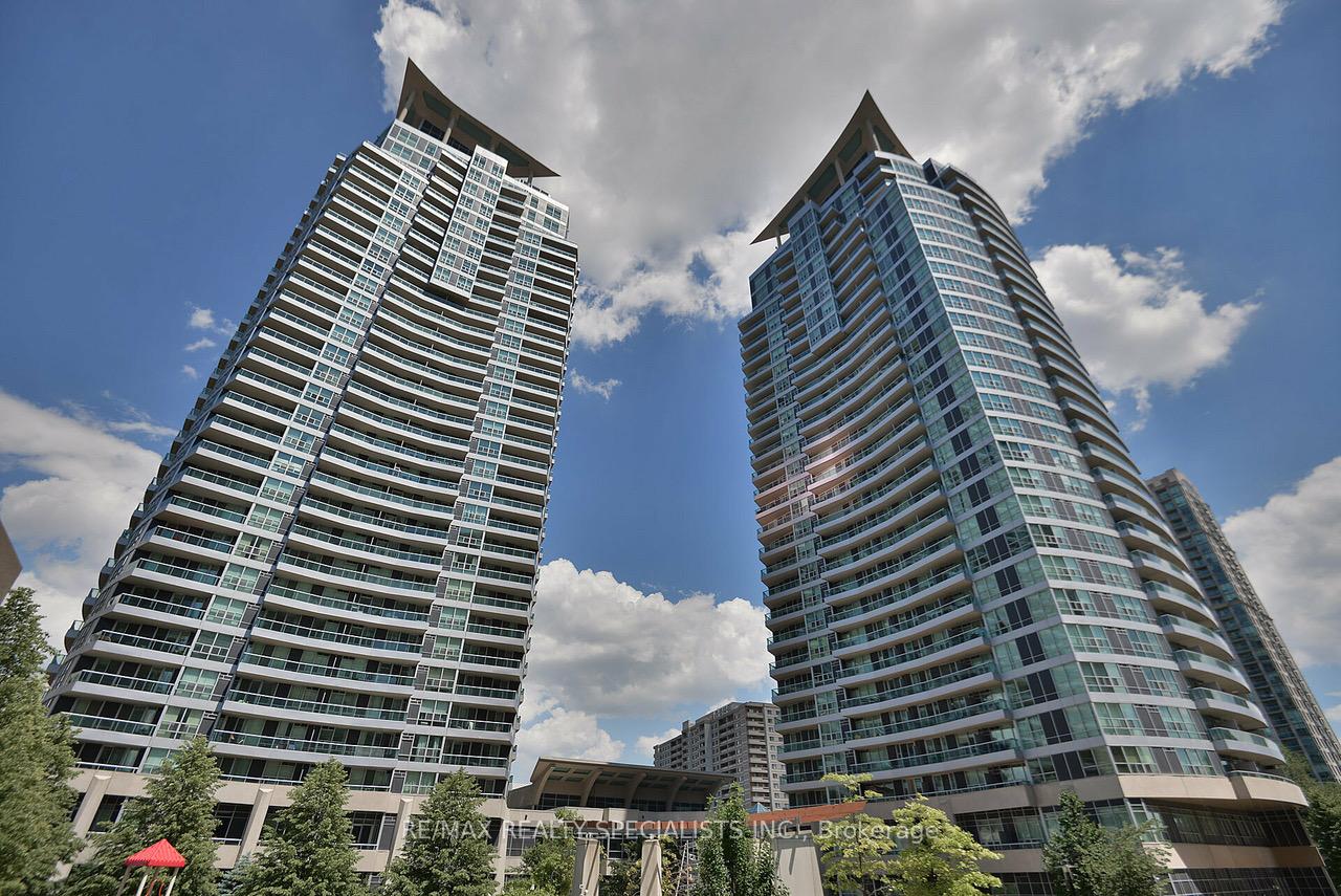 2 Bedrooms Condo at 33 Elm, Mississauga For sale