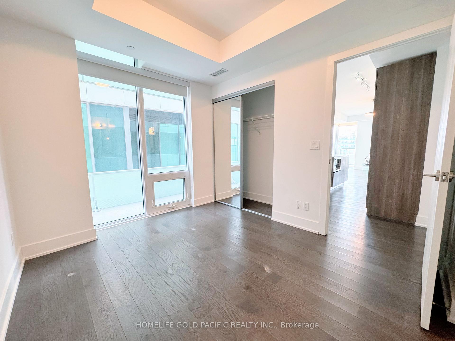 2 Bedrooms Condo at 200 Bloor, Toronto For sale