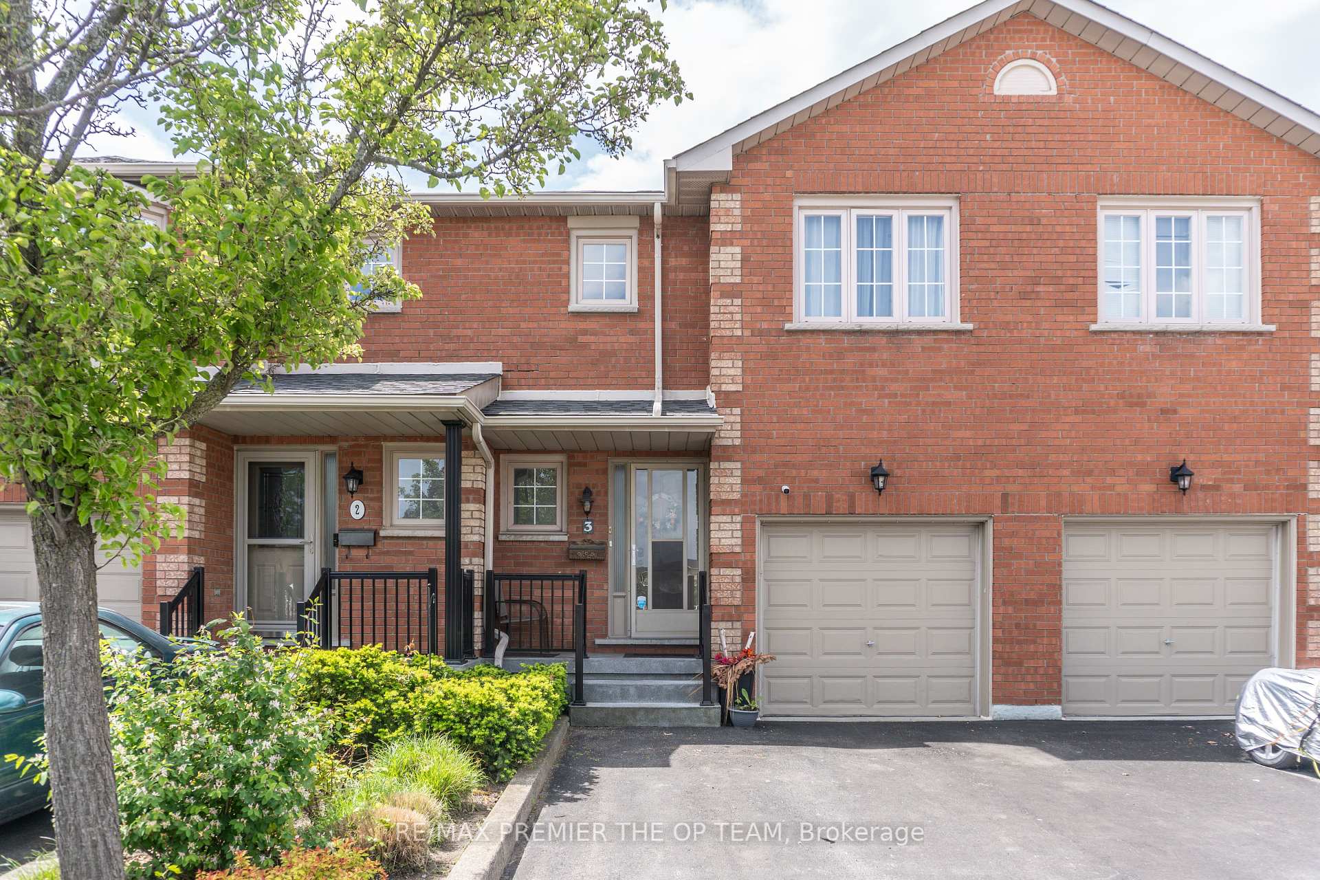 3 Bedrooms Condo at 255 Mount Albion, Hamilton For sale