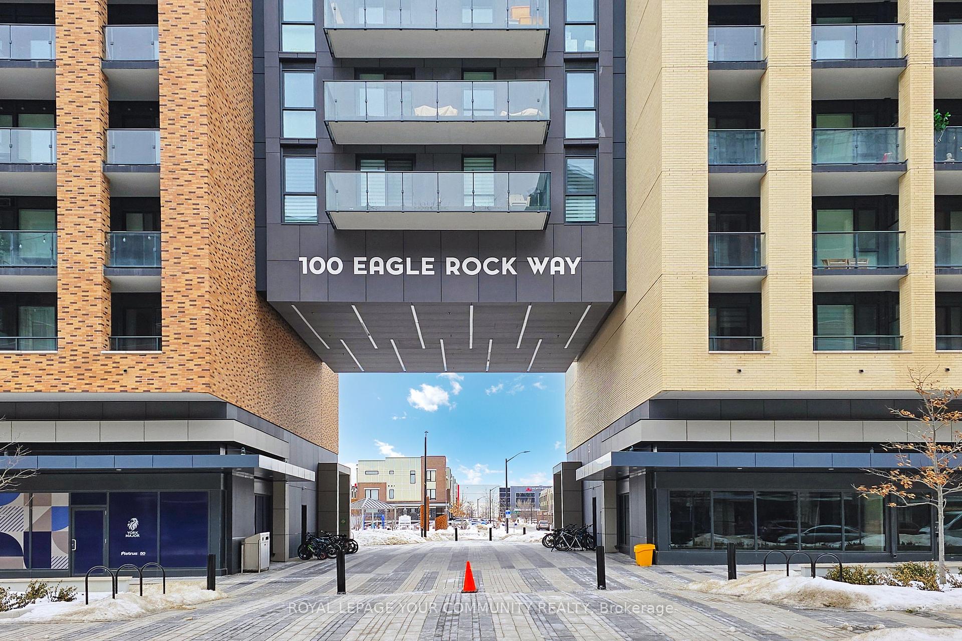 2 Bedrooms Co-op at 100 Eagle Rock, Vaughan For sale
