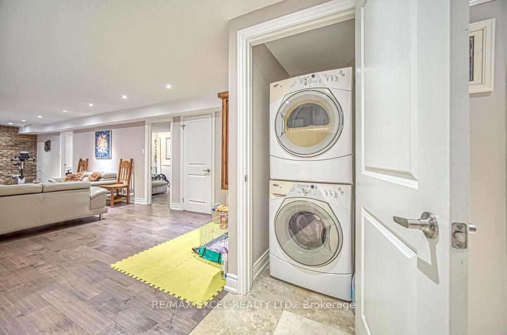 Photo of 166 Townsgate Drive, Vaughan, ON L4J 8J5