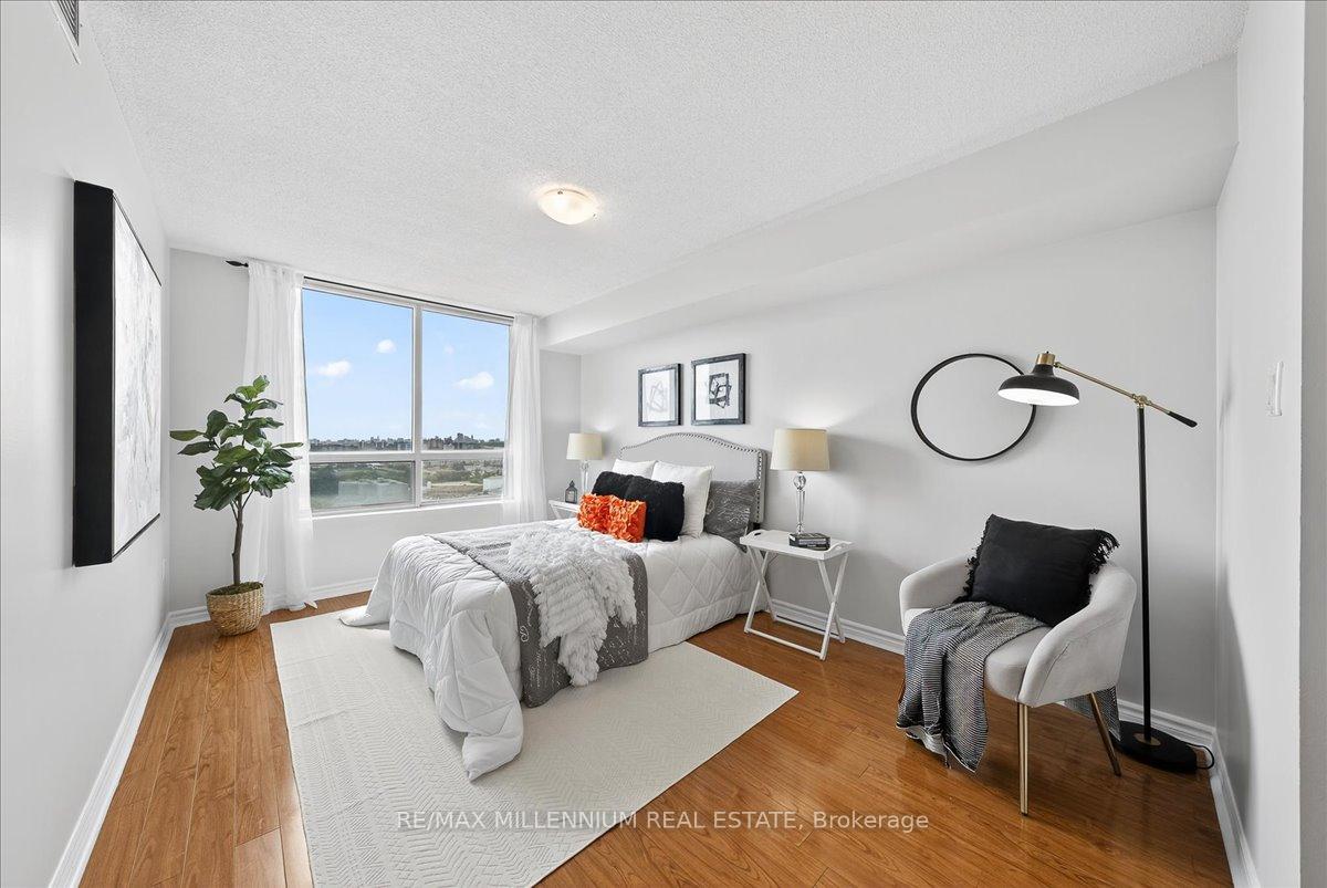2 Bedrooms Condo at 125 Omni, Toronto For sale