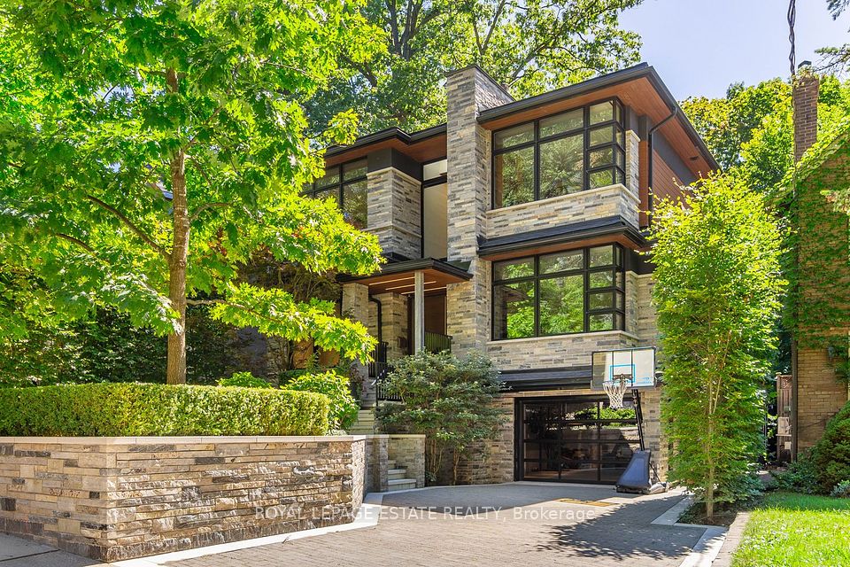 11 Pine Crescent