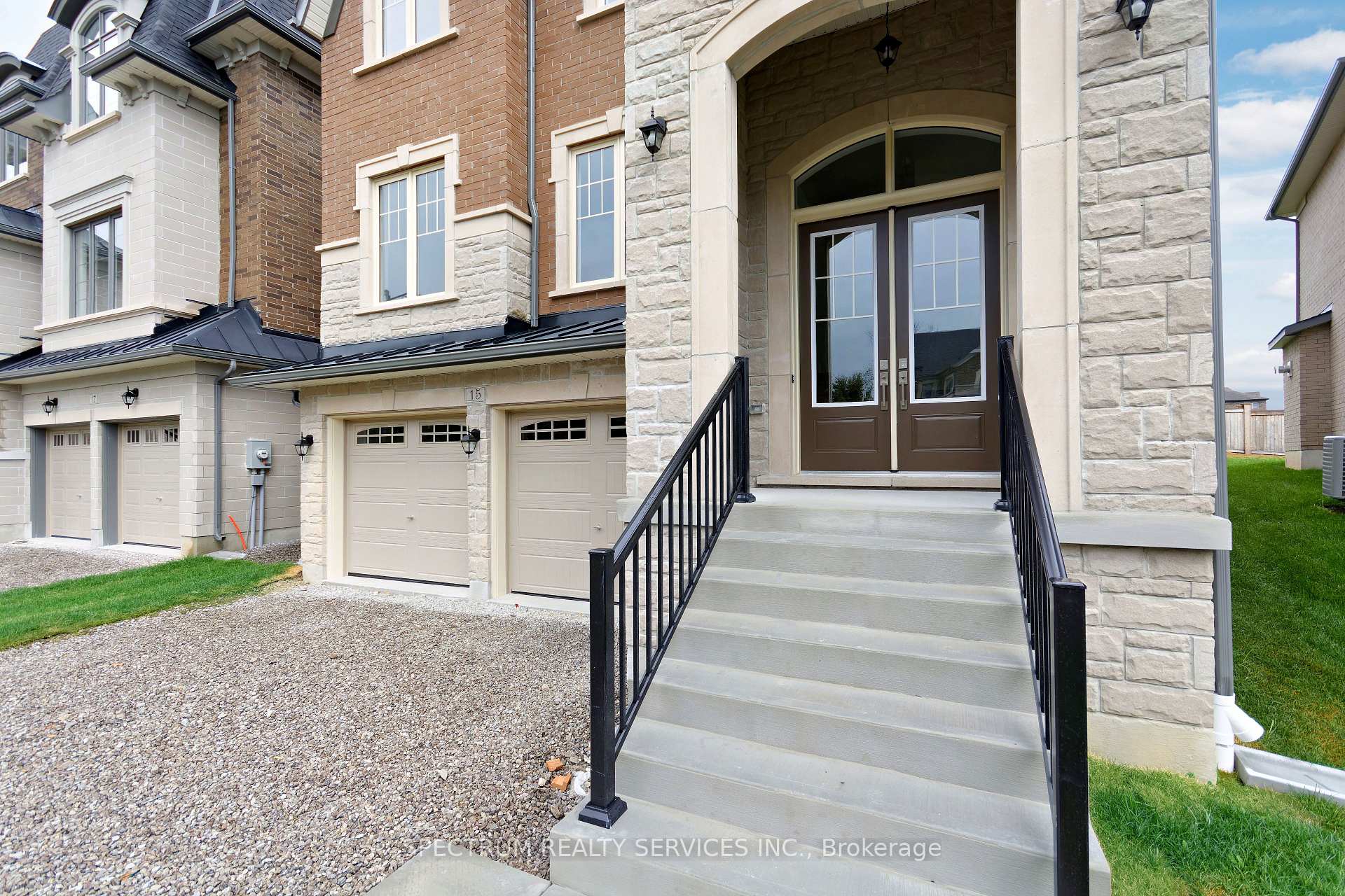 15 Swamp Sparrow Court, Caledon, ON L7C 4M7