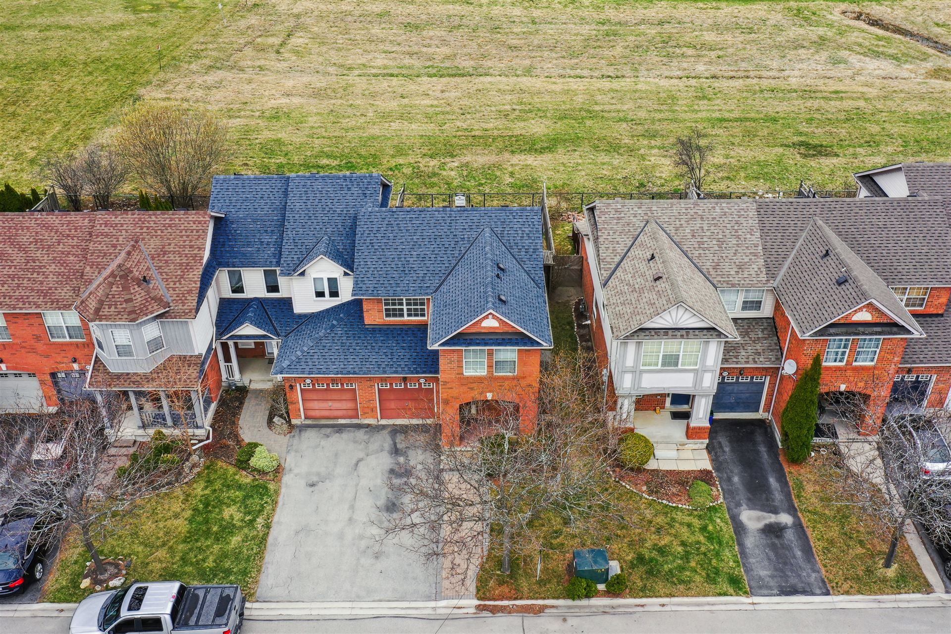 834 Mckay Crescent