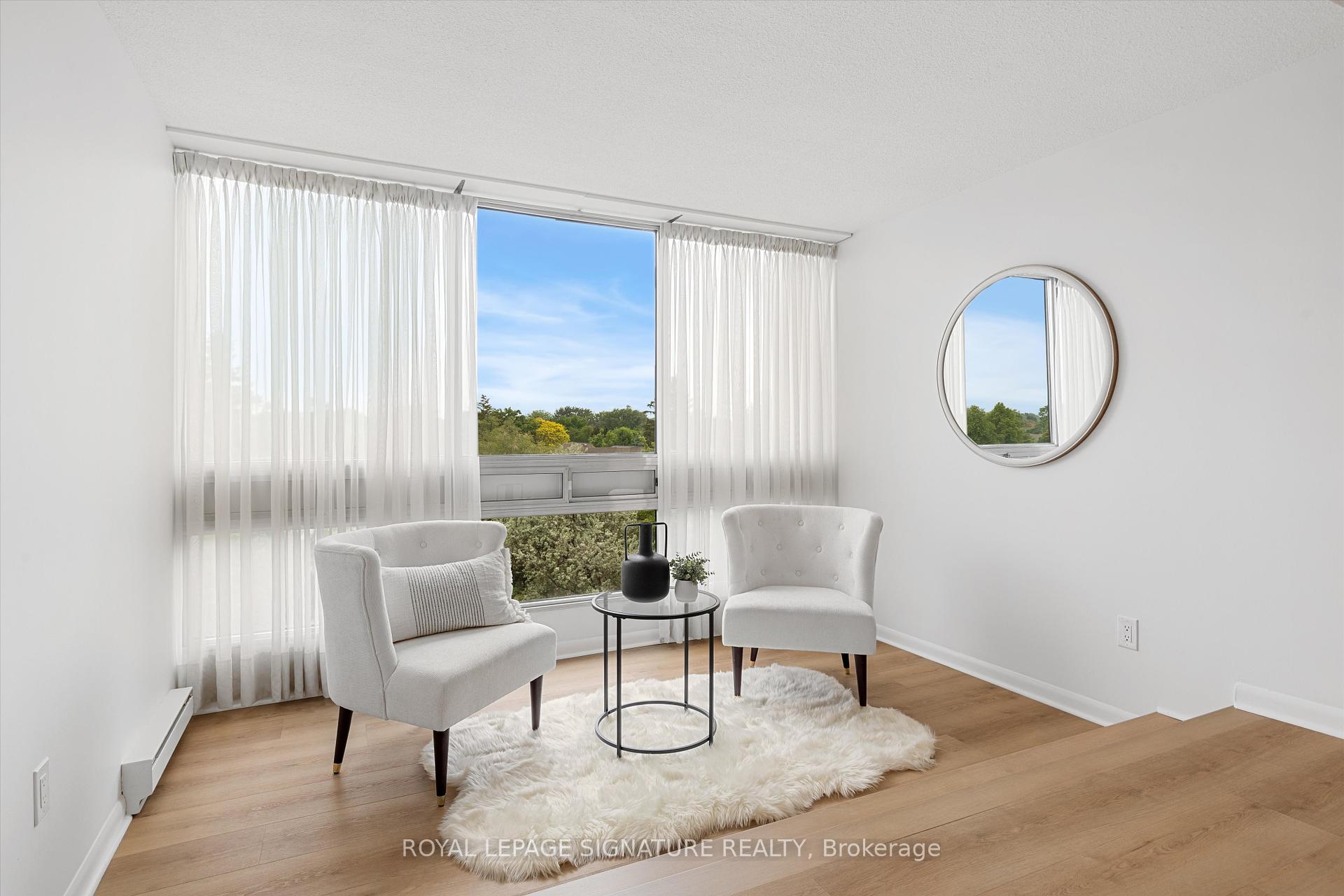 3 Bedrooms Condo at 2185 Marine, Oakville For sale