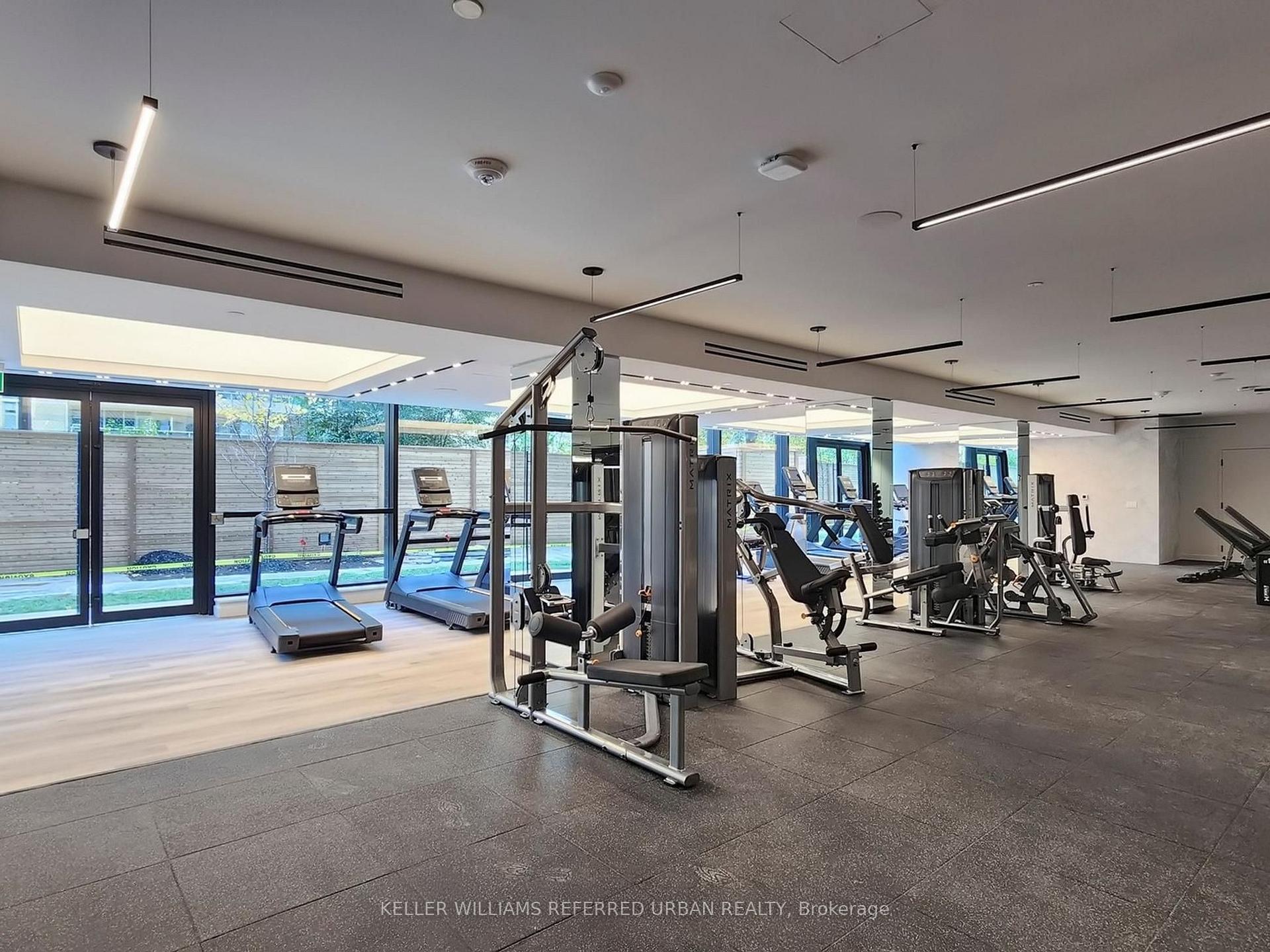 3 Bedrooms Condo at 127 Broadway, Toronto For sale