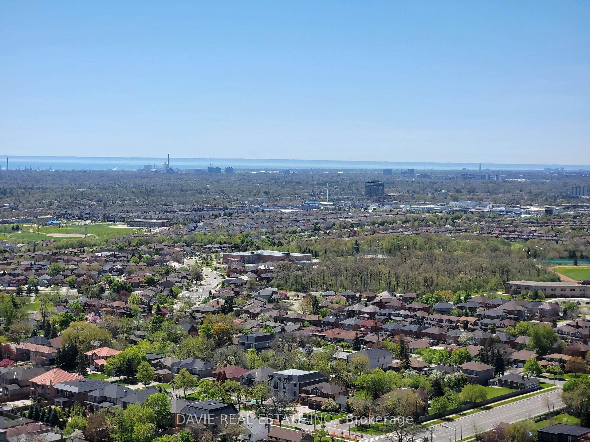 2 Bedrooms Condo at 36 Elm,  Mississauga For sale