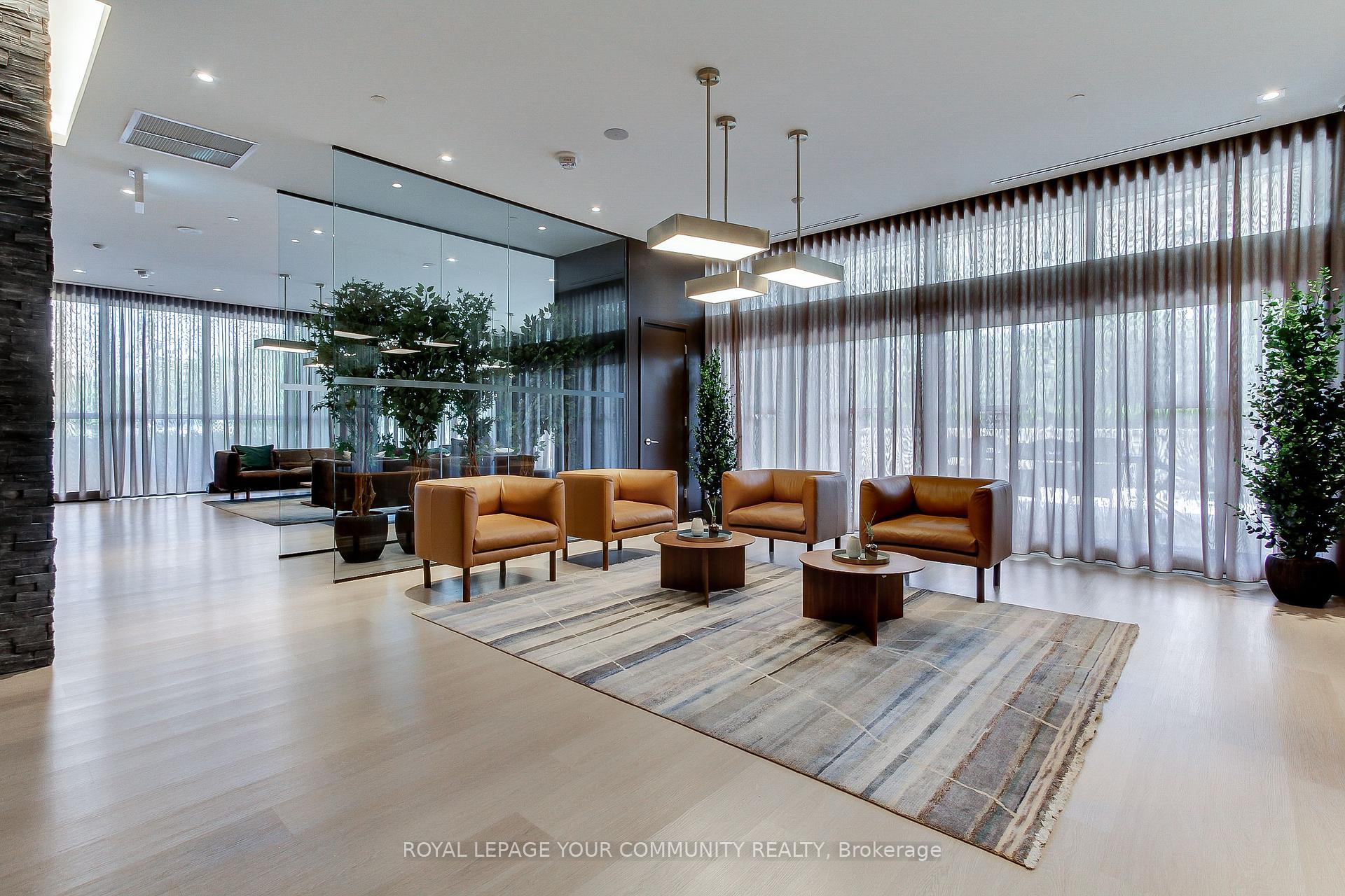2 Bedrooms Condo at 10 Deerlick, Toronto For sale