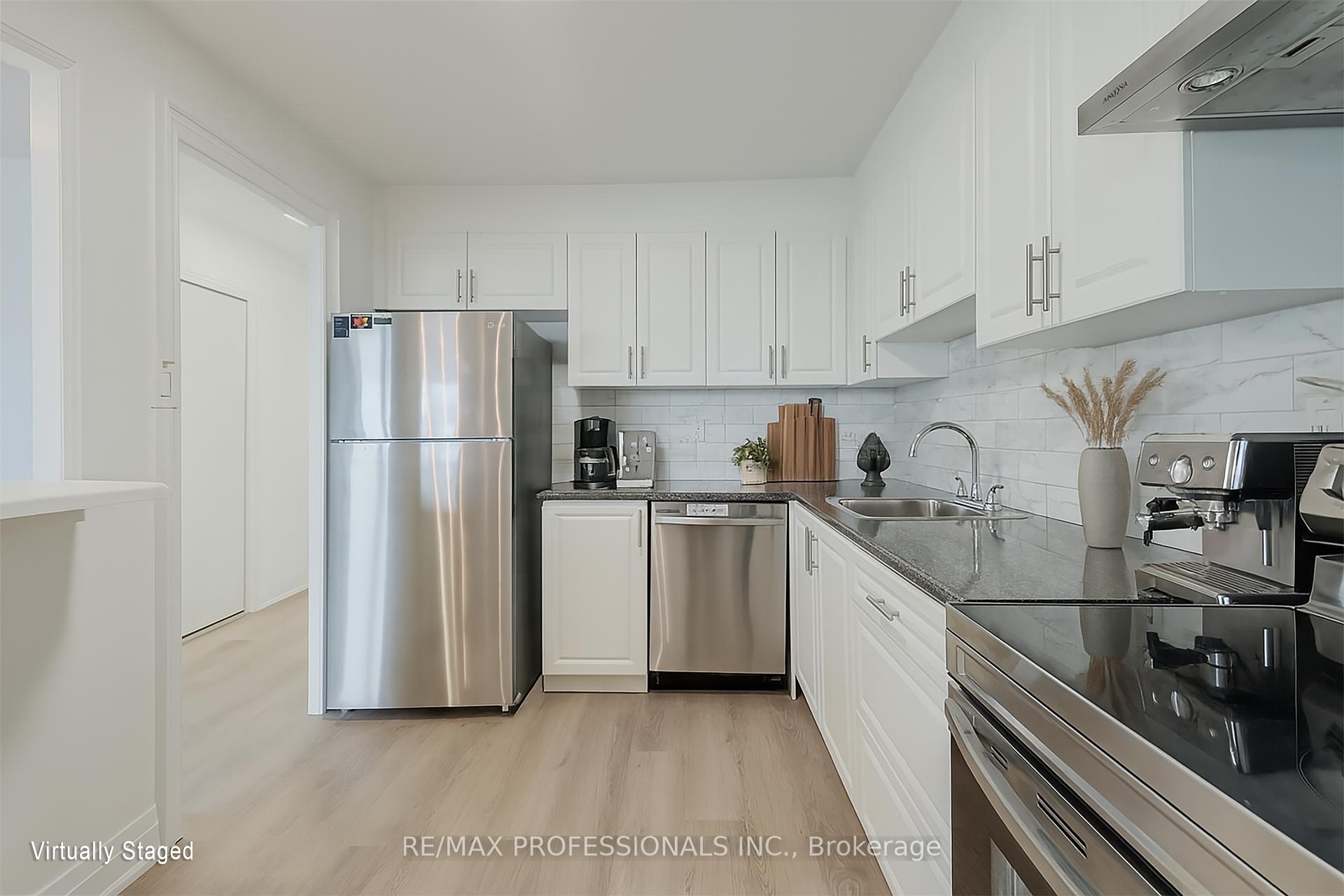 3 Bedrooms Condo at 11 Neilson, Toronto For sale