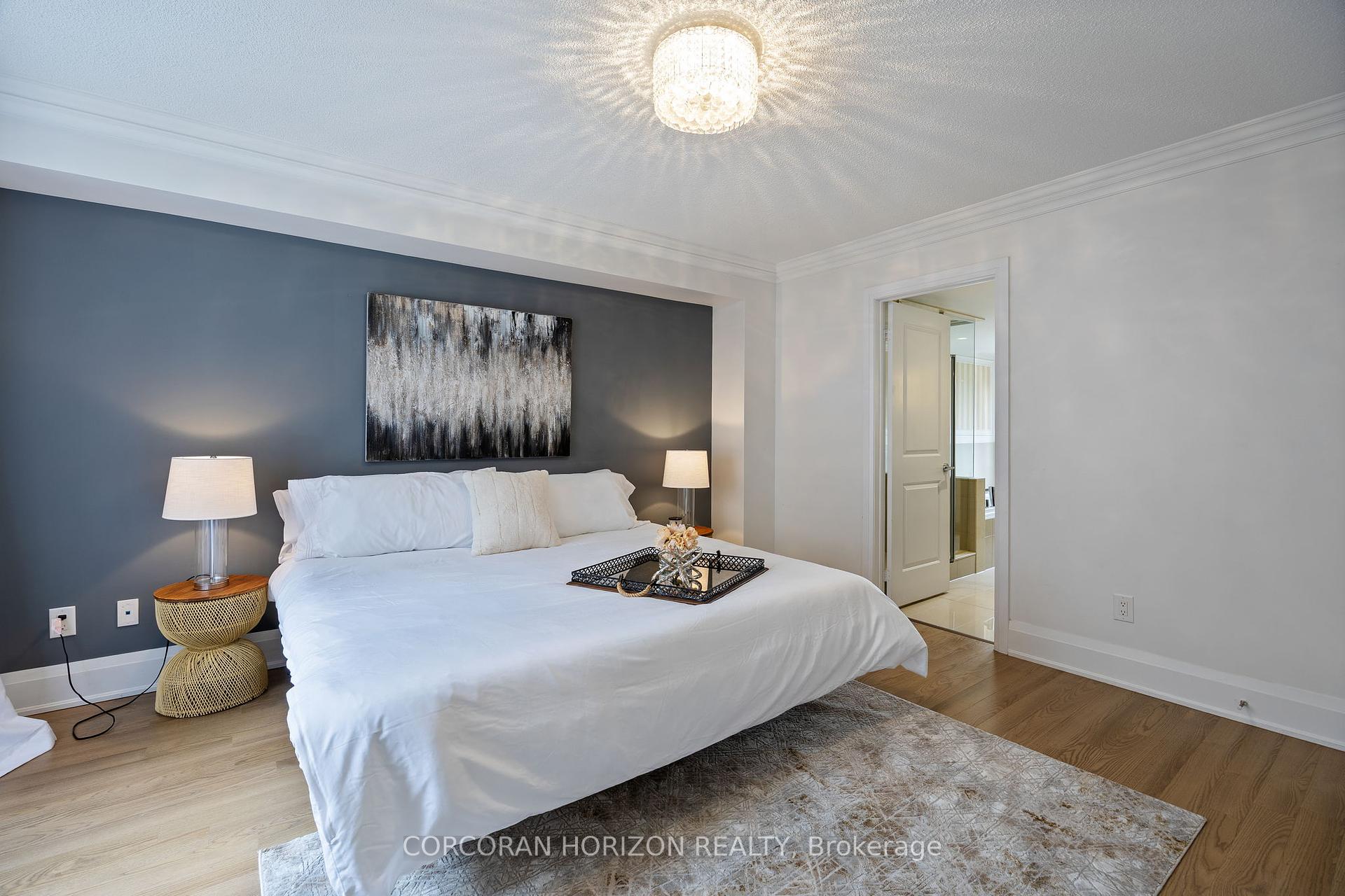 4 Bedrooms Condo at 9 Oakburn, Toronto For sale