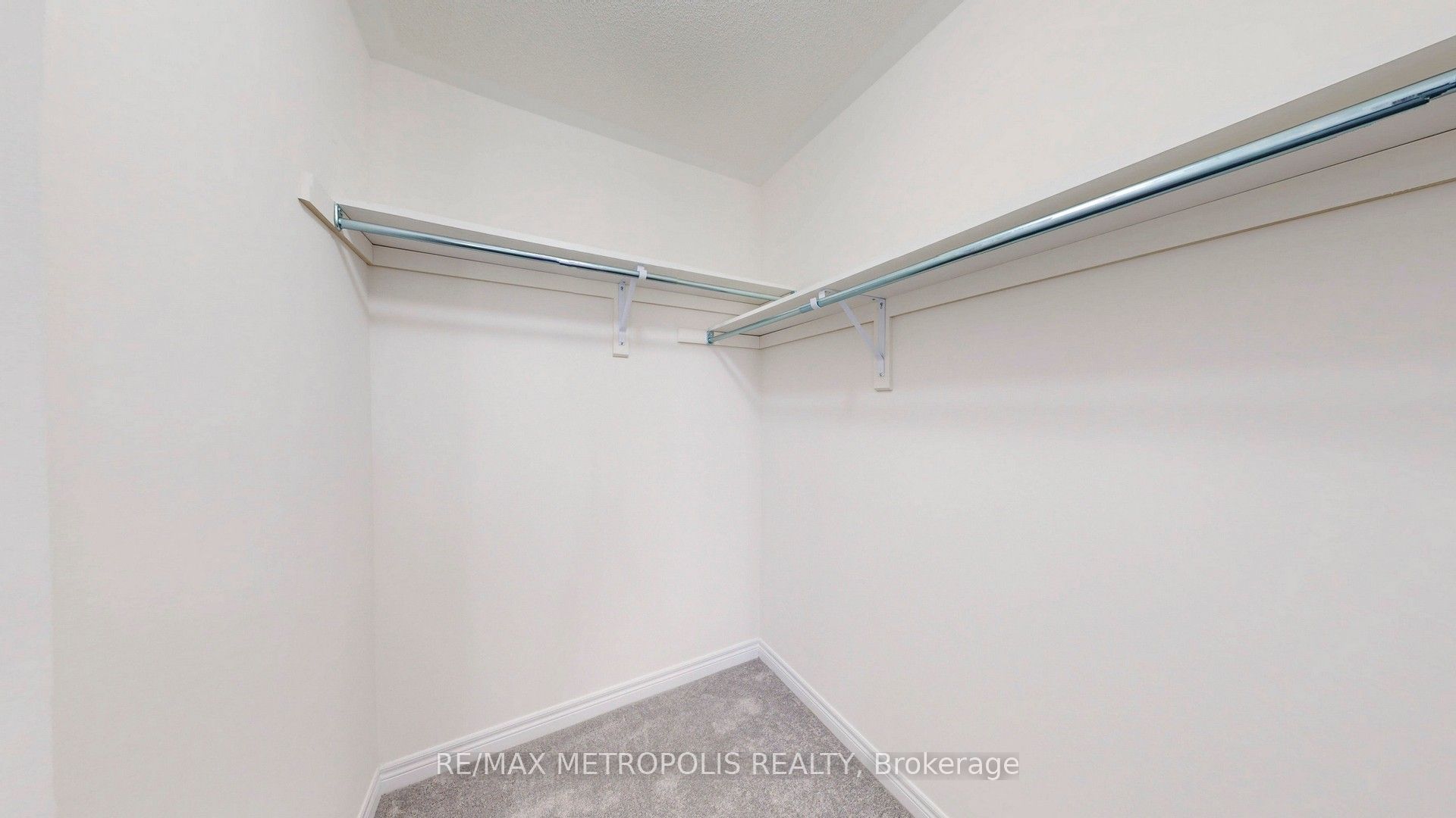 1315 Davis Loop